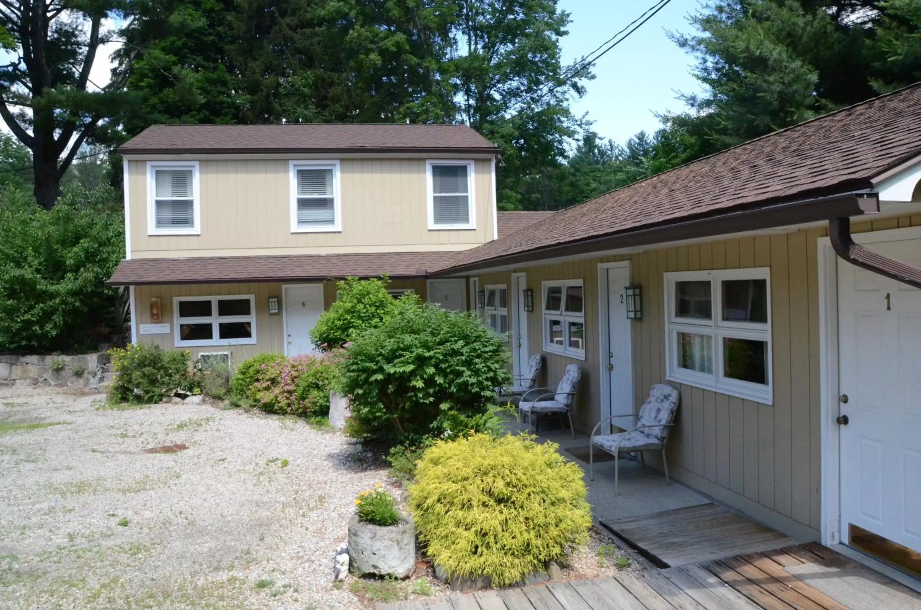 Queen Room in Cornwall Inn Queen Room in Cornwall Inn