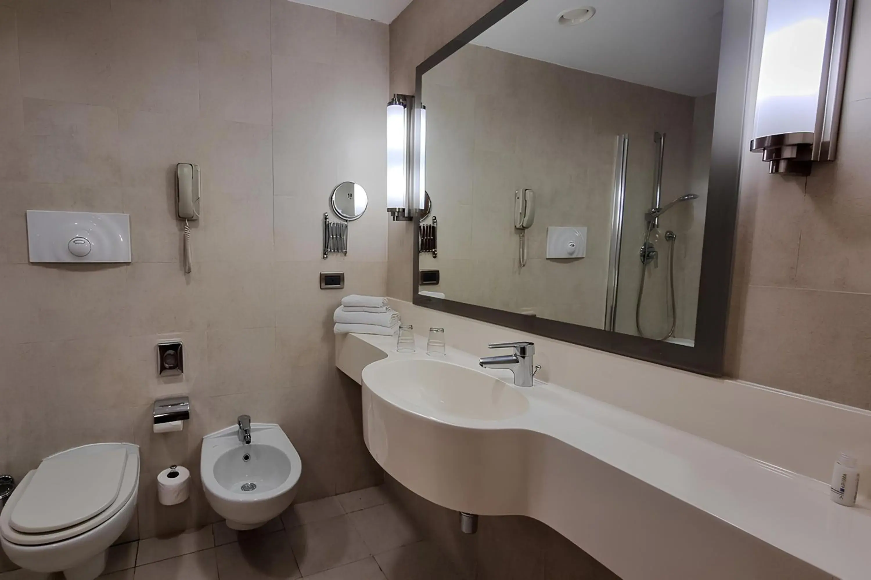 Junior King Suite in Plaza Caserta Junior King Suite in Plaza Caserta