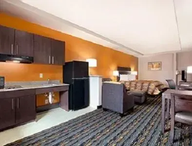 King Suite - Non-Smoking in Days Inn by Wyndham Dilley King Suite - Non-Smoking in Days Inn by Wyndham Dilley