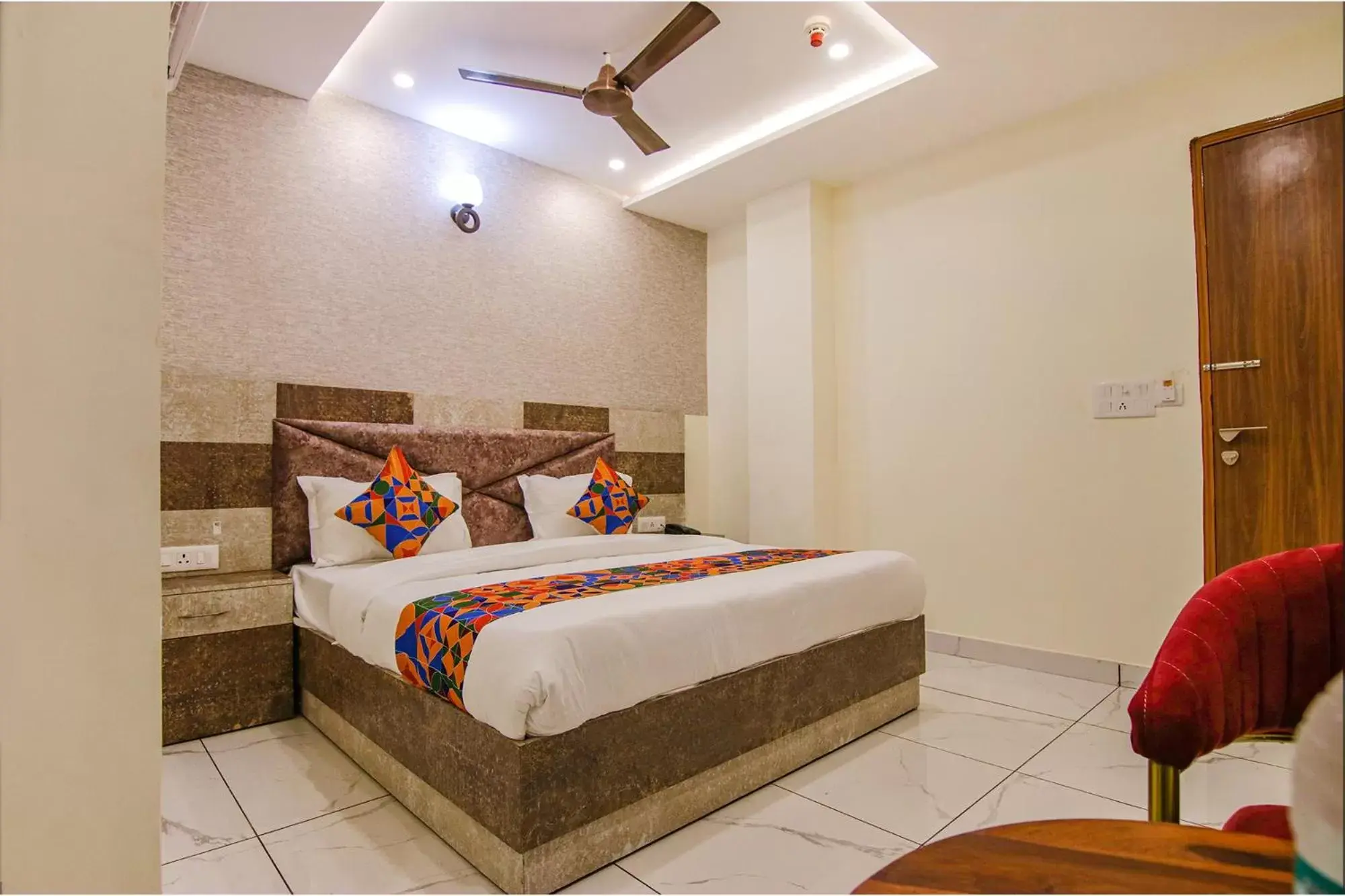 Deluxe Room - single occupancy in FabHotel Meridian Inn Deluxe Room - single occupancy in FabHotel Meridian Inn