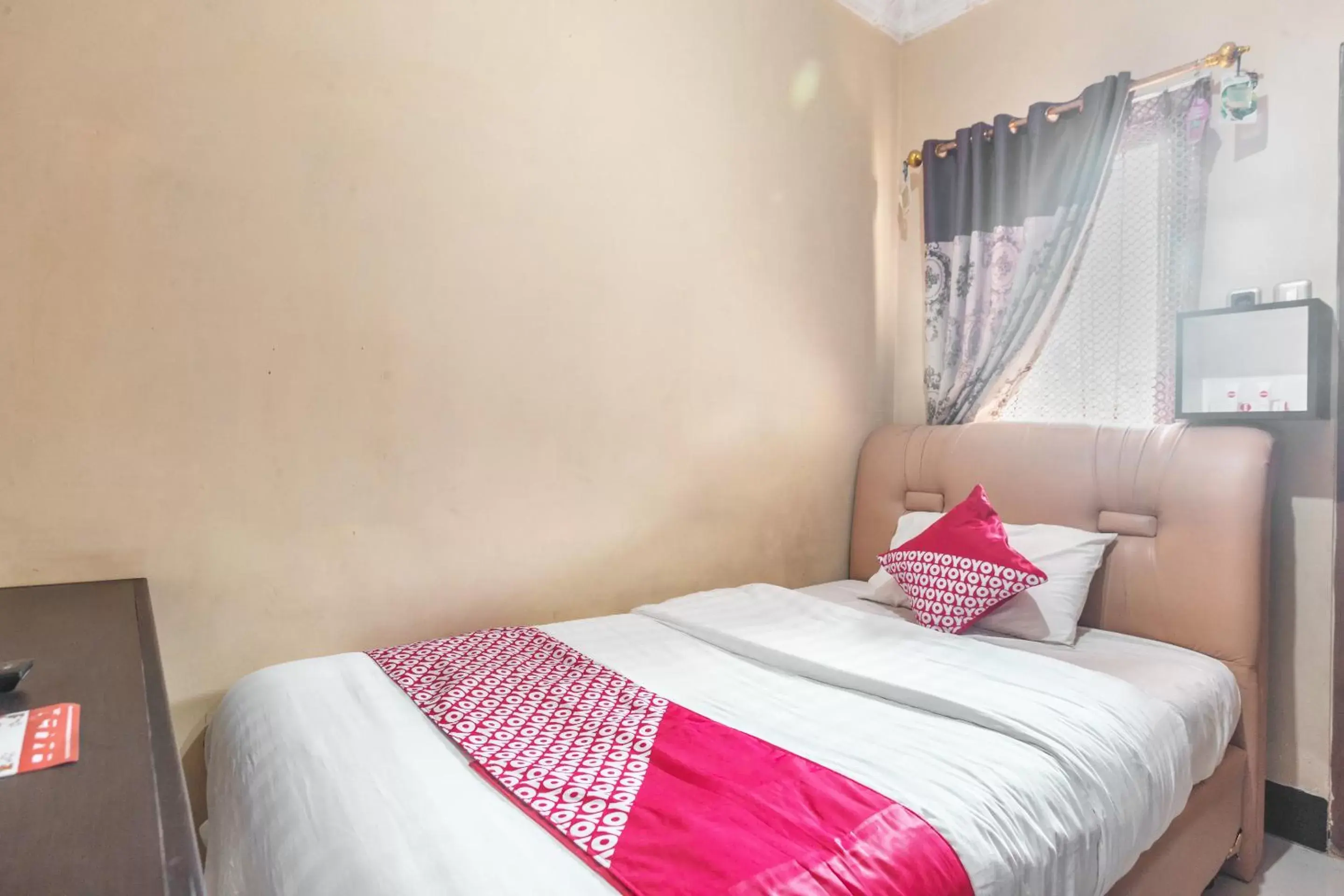 Standard Single Room - single occupancy in SUPER OYO 1640 Fallinda Hotel Standard Single Room - single occupancy in SUPER OYO 1640 Fallinda Hotel