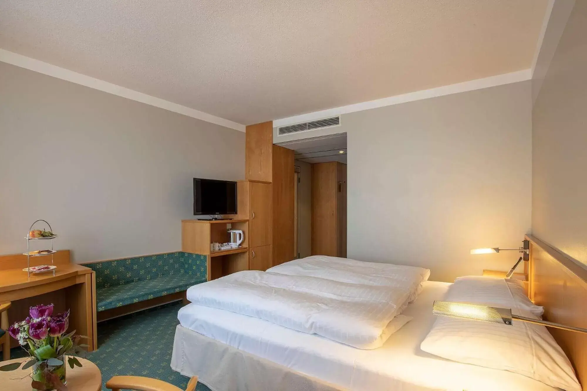 Economy Double Room in elaya hotel frankfurt oberursel Economy Double Room in elaya hotel frankfurt oberursel