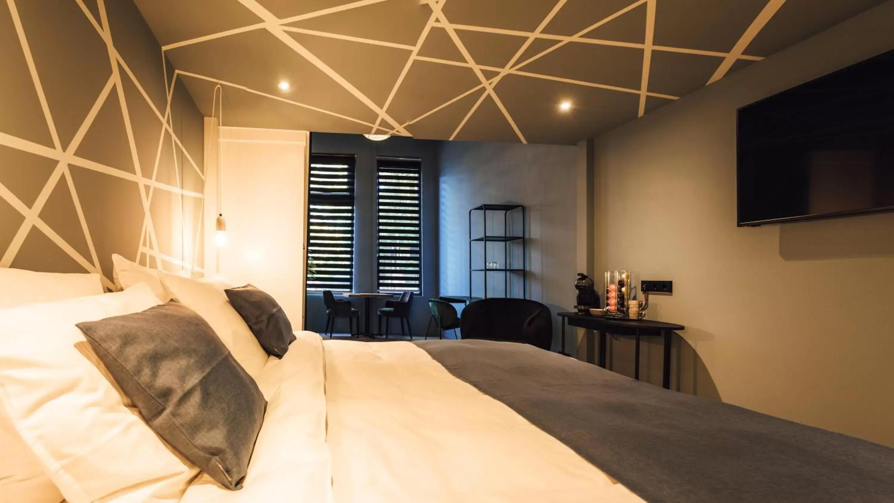 Deluxe Double Room with Extra Bed in Oldschool Hotel Deluxe Double Room with Extra Bed in Oldschool Hotel