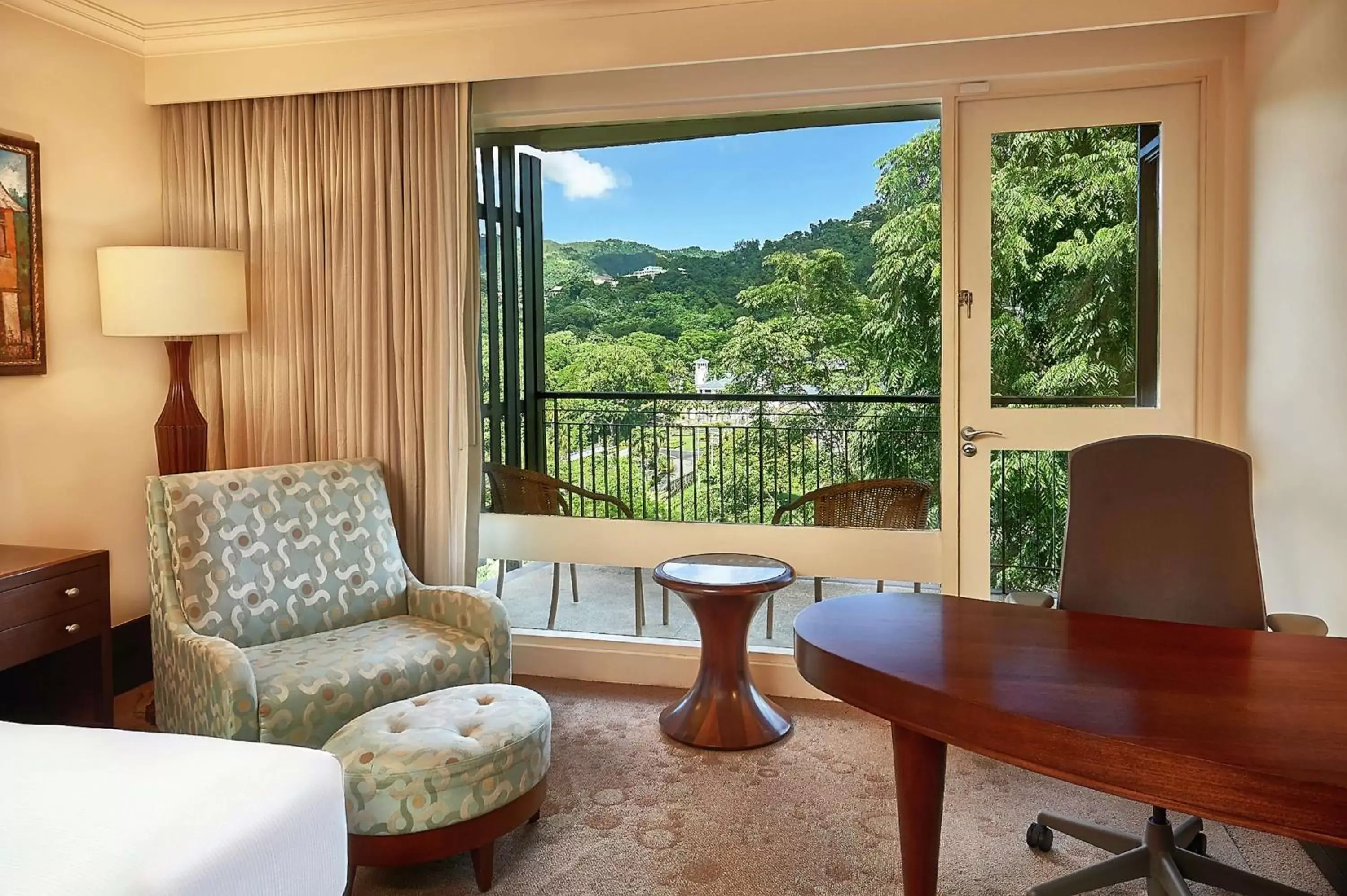 1 King Bed Deluxe in Hilton Trinidad & Conference Centre 1 King Bed Deluxe in Hilton Trinidad & Conference Centre