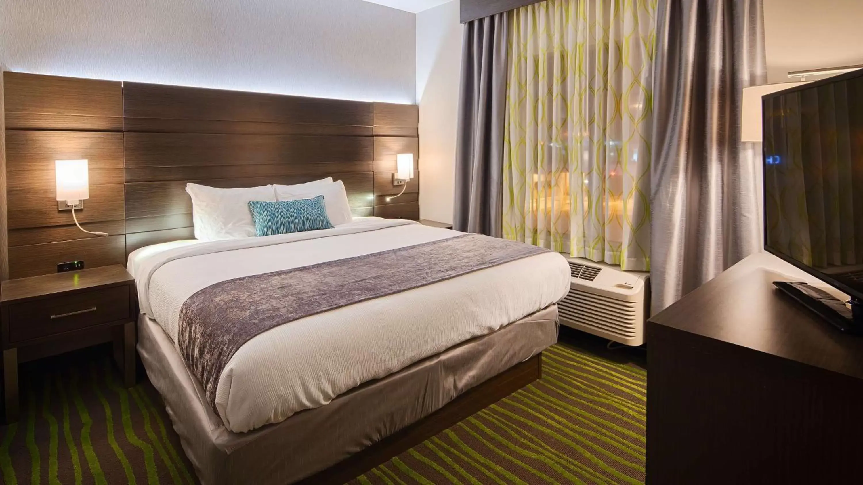 Deluxe King Suite in Best Western Plus Prien Lake-Lake Charles Deluxe King Suite in Best Western Plus Prien Lake-Lake Charles