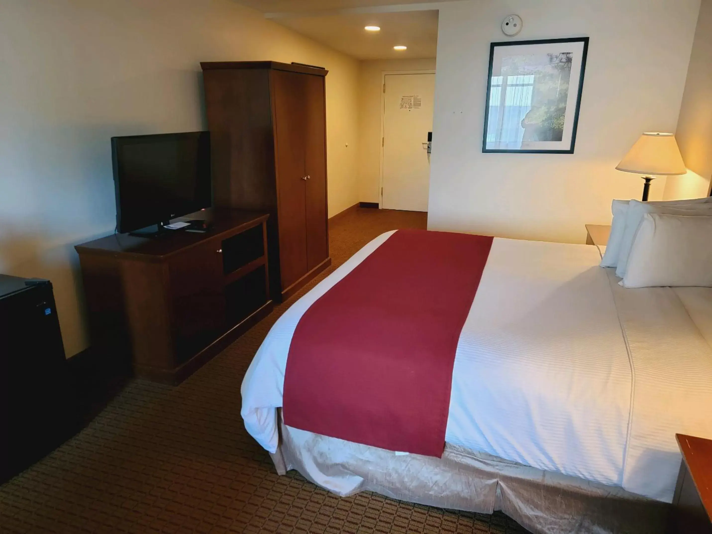 King Room - Lodge in Penn Wells Lodge King Room - Lodge in Penn Wells Lodge