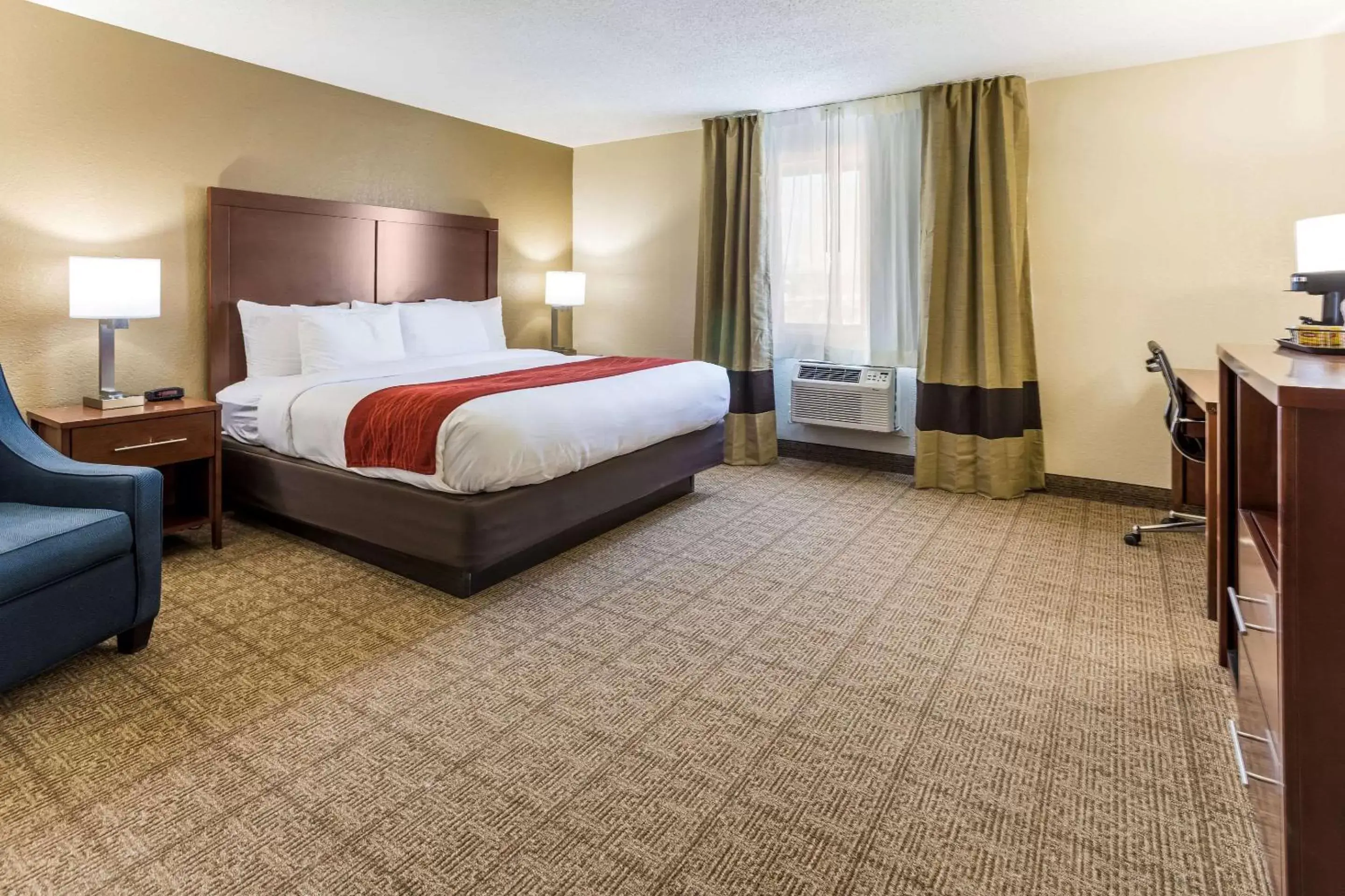 King Suite - Non-Smoking in Comfort Inn King Suite - Non-Smoking in Comfort Inn