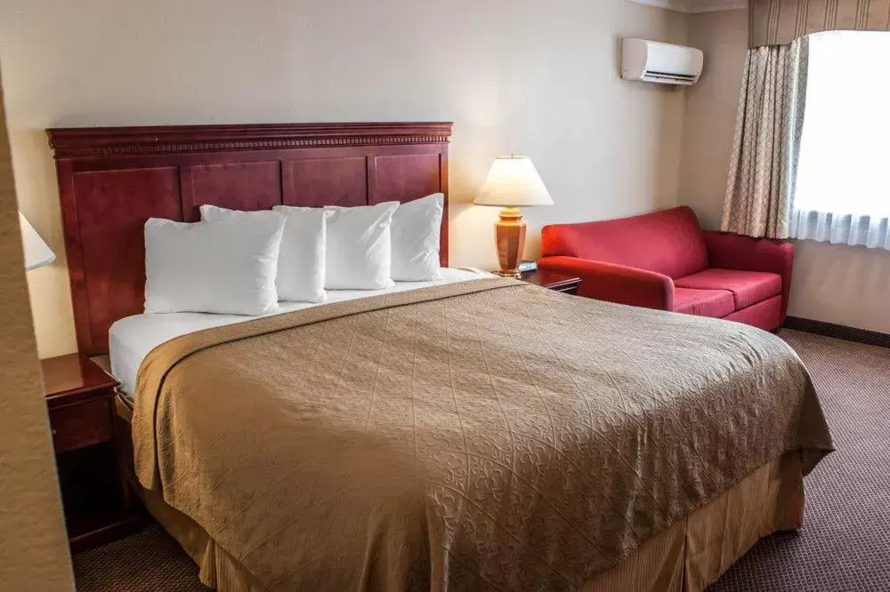 King Room - Non-Smoking in Quality Inn & Suites Fife Seattle King Room - Non-Smoking in Quality Inn & Suites Fife Seattle