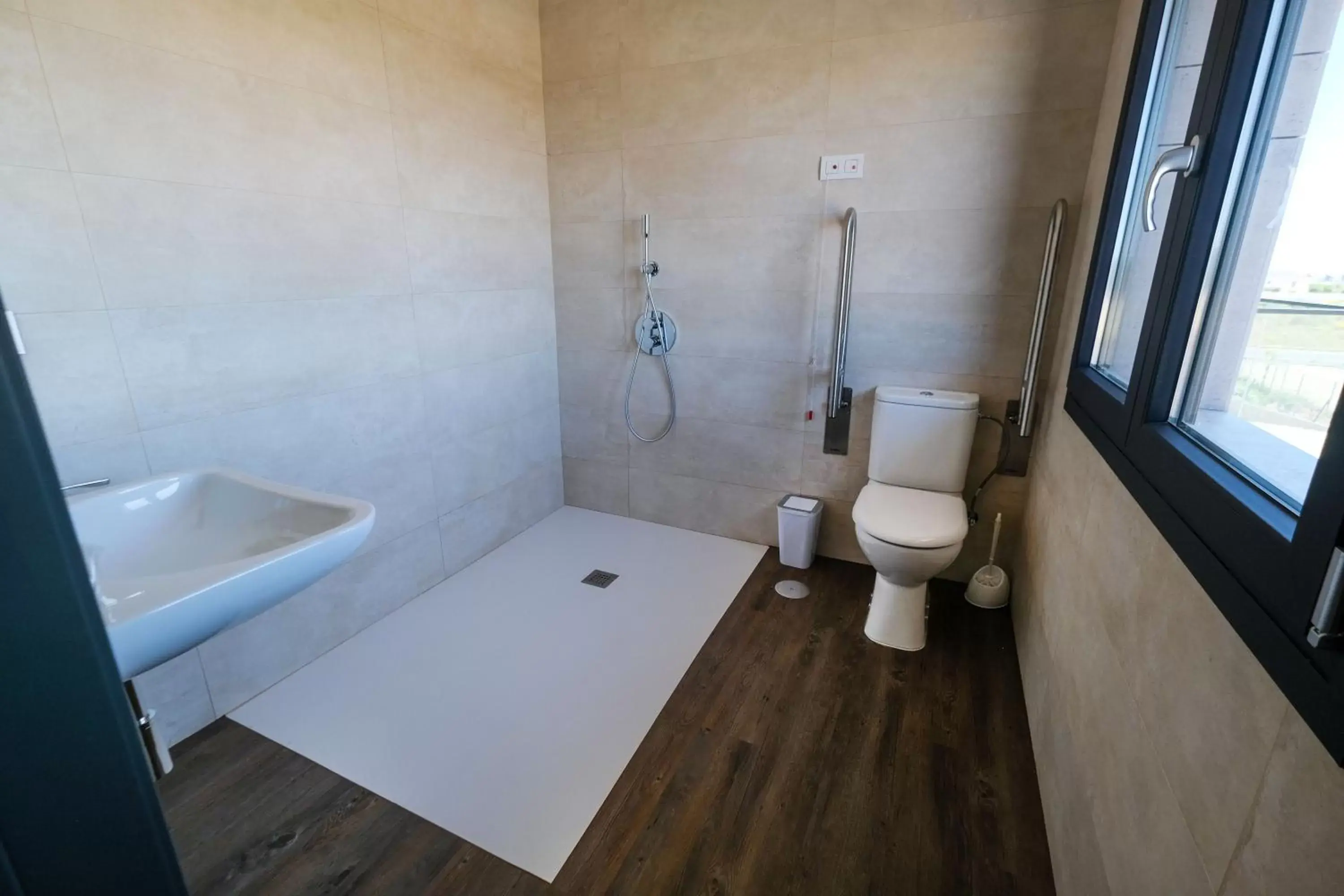 Twin Room - Disability Access in LD Sevilla Twin Room - Disability Access in LD Sevilla