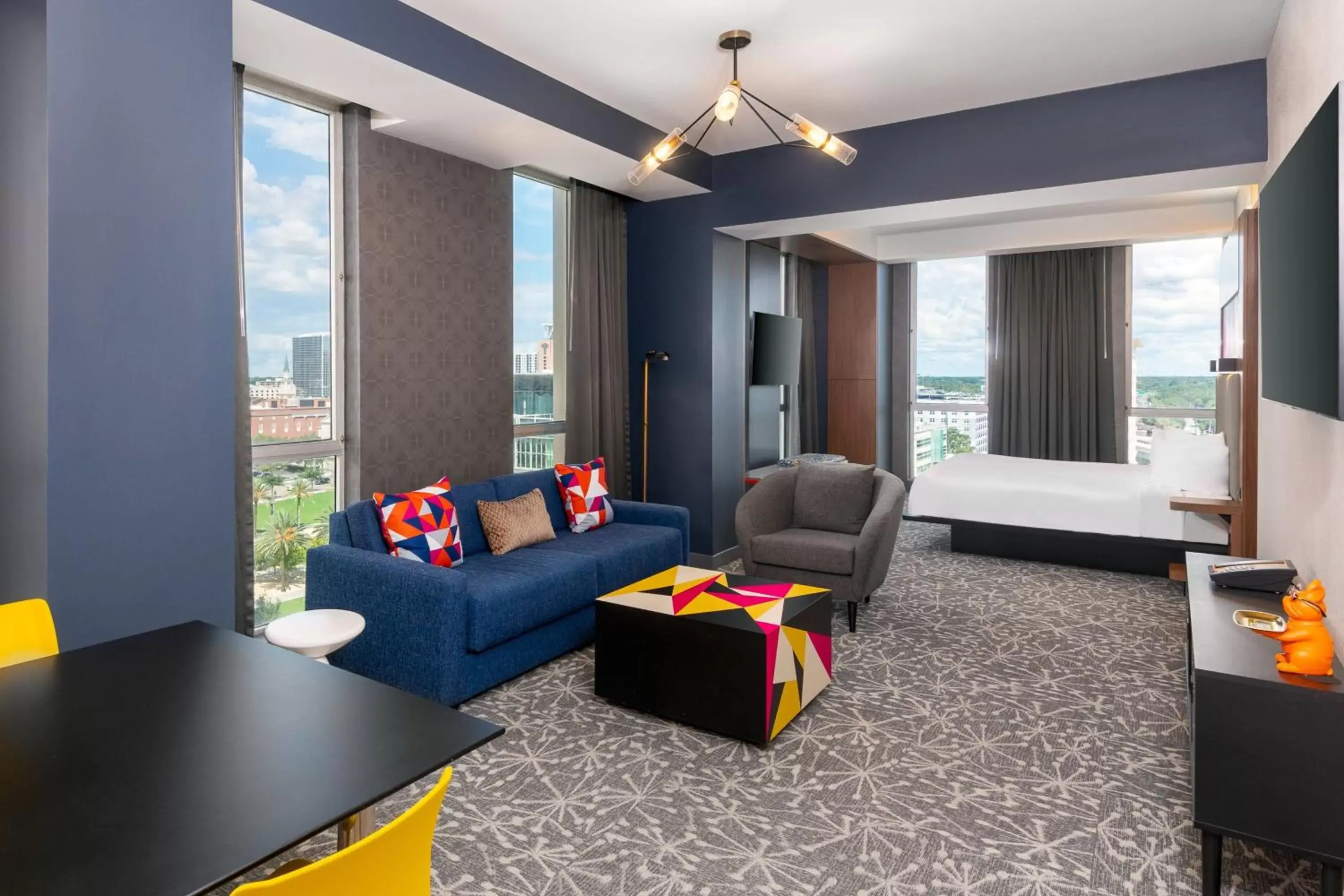 Savvy, Suite, 1 King, Corner room in Aloft Orlando Downtown Savvy, Suite, 1 King, Corner room in Aloft Orlando Downtown