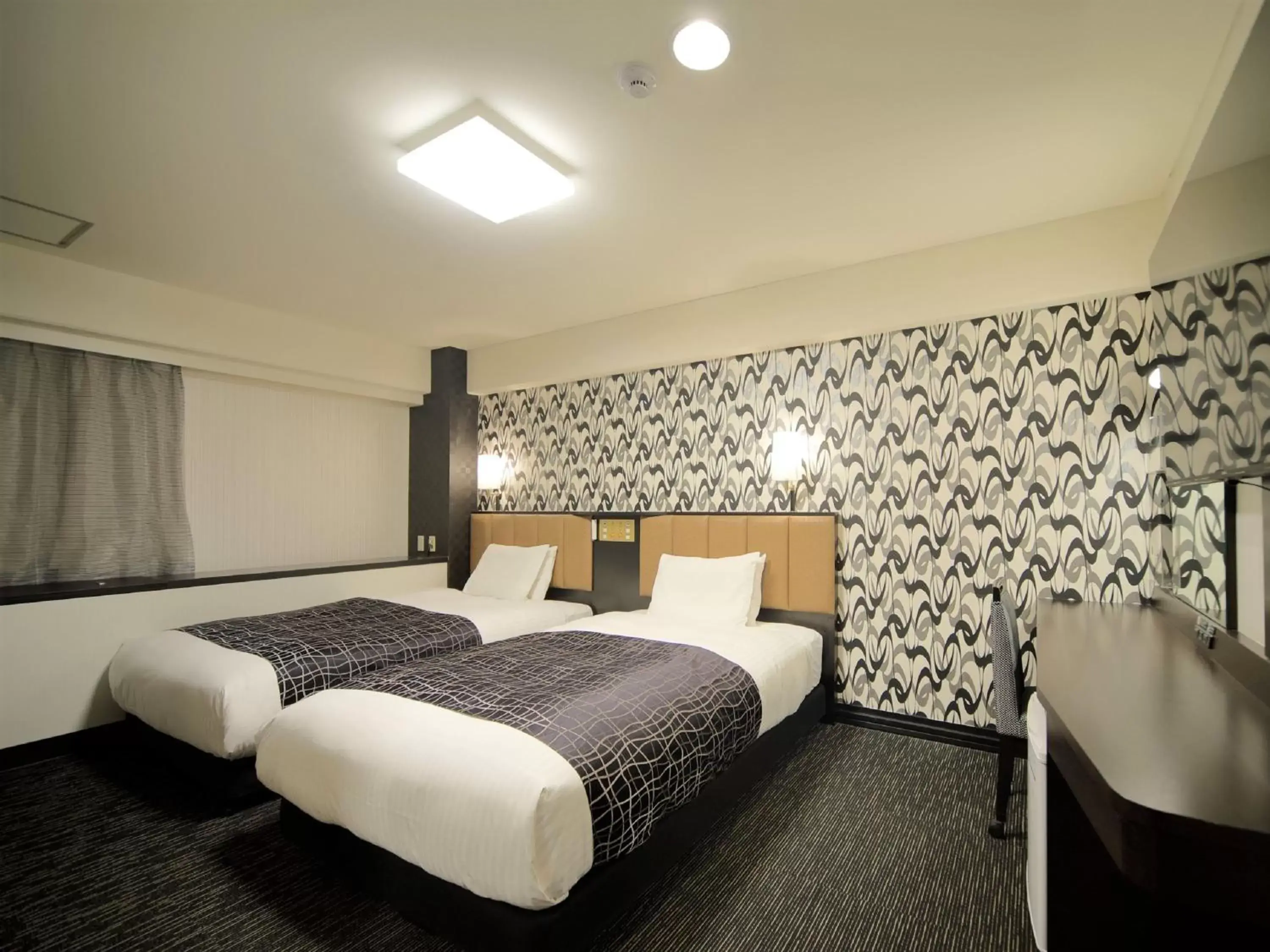 Twin Room - Smoking in APA Hotel Kumamoto Sakuramachi Bus Terminal Minami Twin Room - Smoking in APA Hotel Kumamoto Sakuramachi Bus Terminal Minami