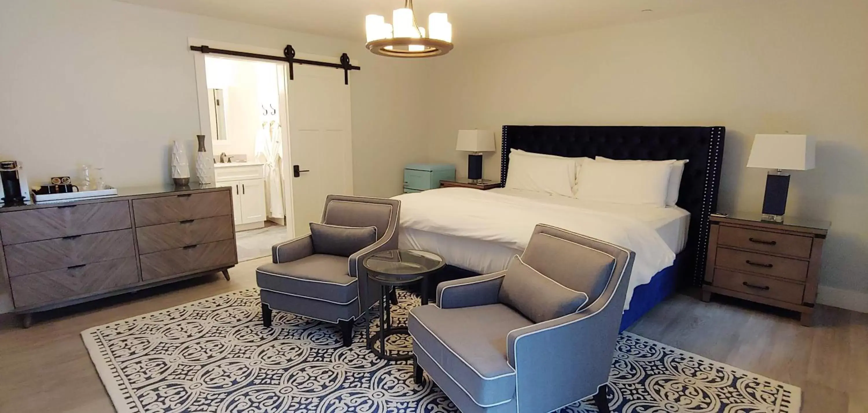 Double Room with Patio in The Grand Idyllwild Lodge Double Room with Patio in The Grand Idyllwild Lodge