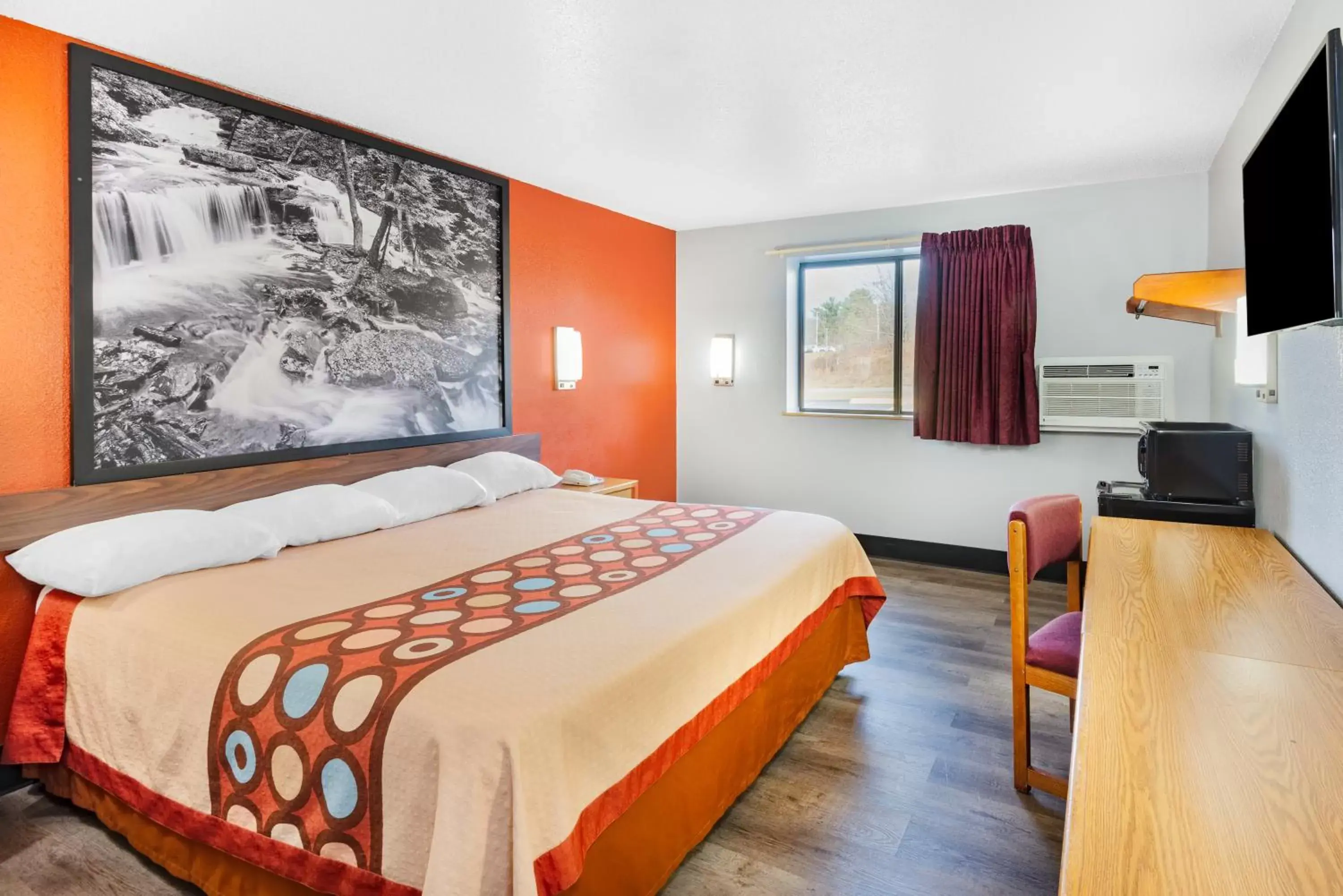 King Room - Non-Smoking in Super 8 by Wyndham Waynesburg King Room - Non-Smoking in Super 8 by Wyndham Waynesburg