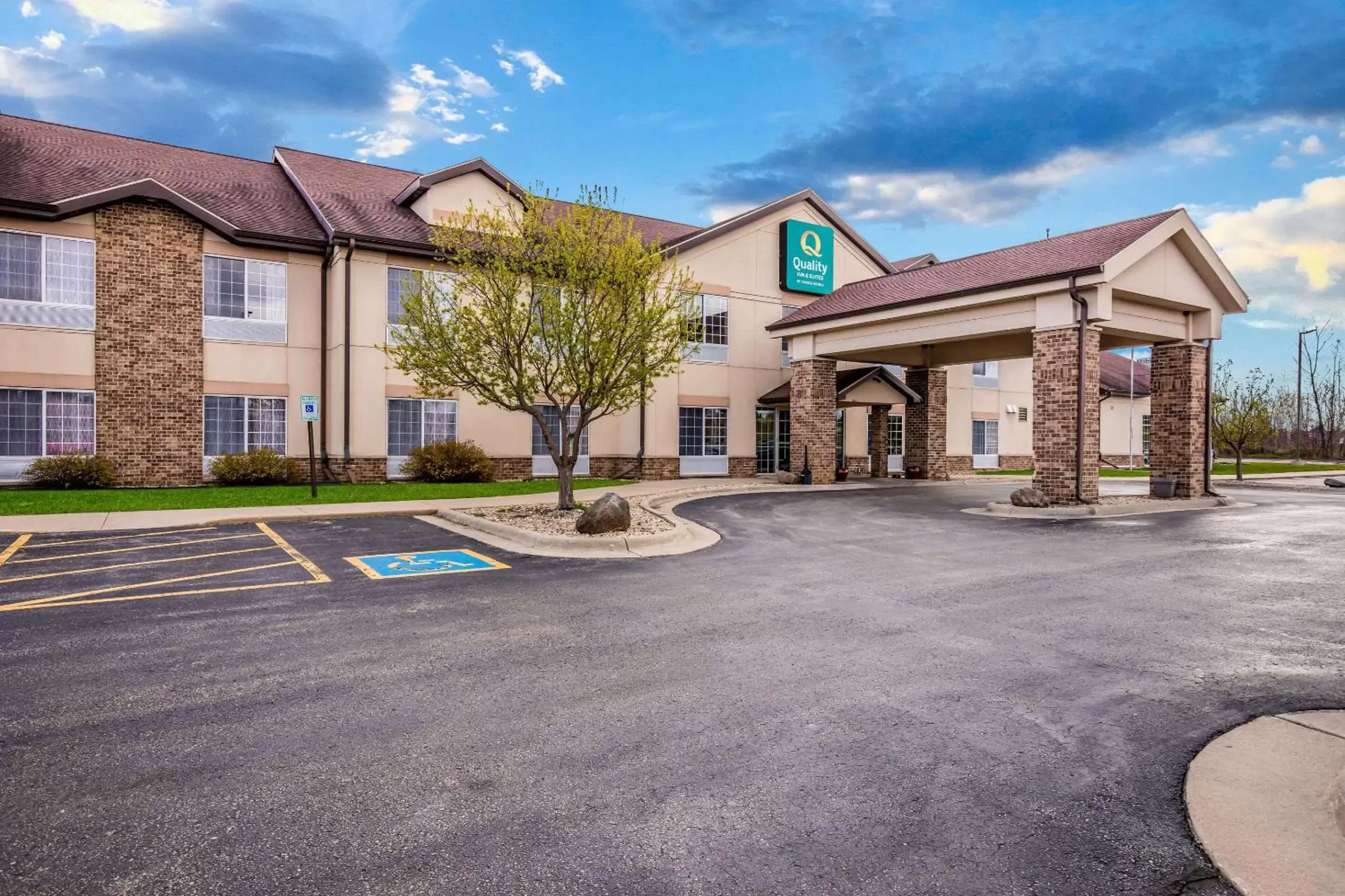 Quality Inn & Suites Lodi I-90 Quality Inn & Suites Lodi I-90