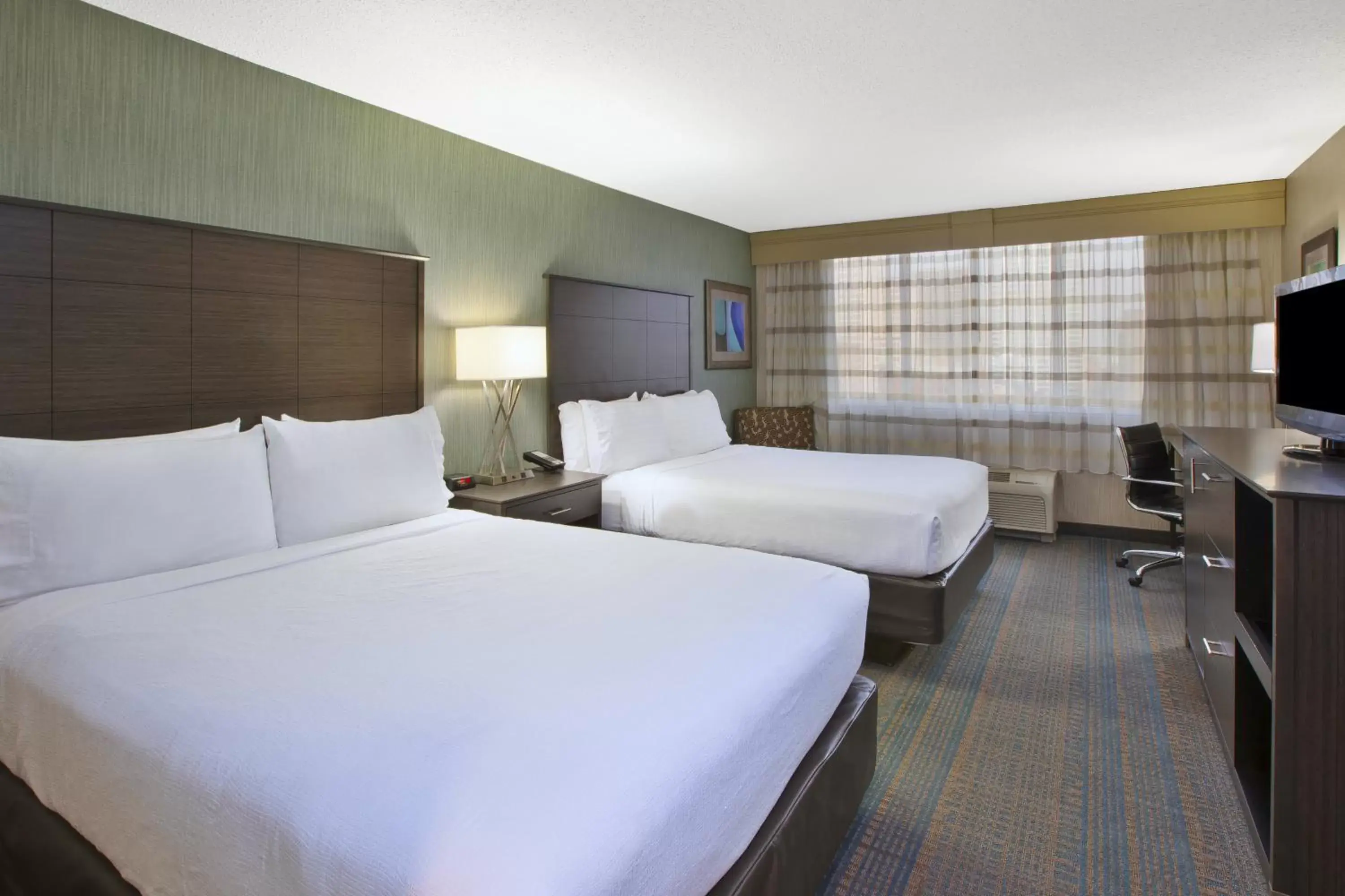 Standard Double Room with Two Double Beds in Holiday Inn Columbus Dwtn-Capitol Square by IHG Standard Double Room with Two Double Beds in Holiday Inn Columbus Dwtn-Capitol Square by IHG