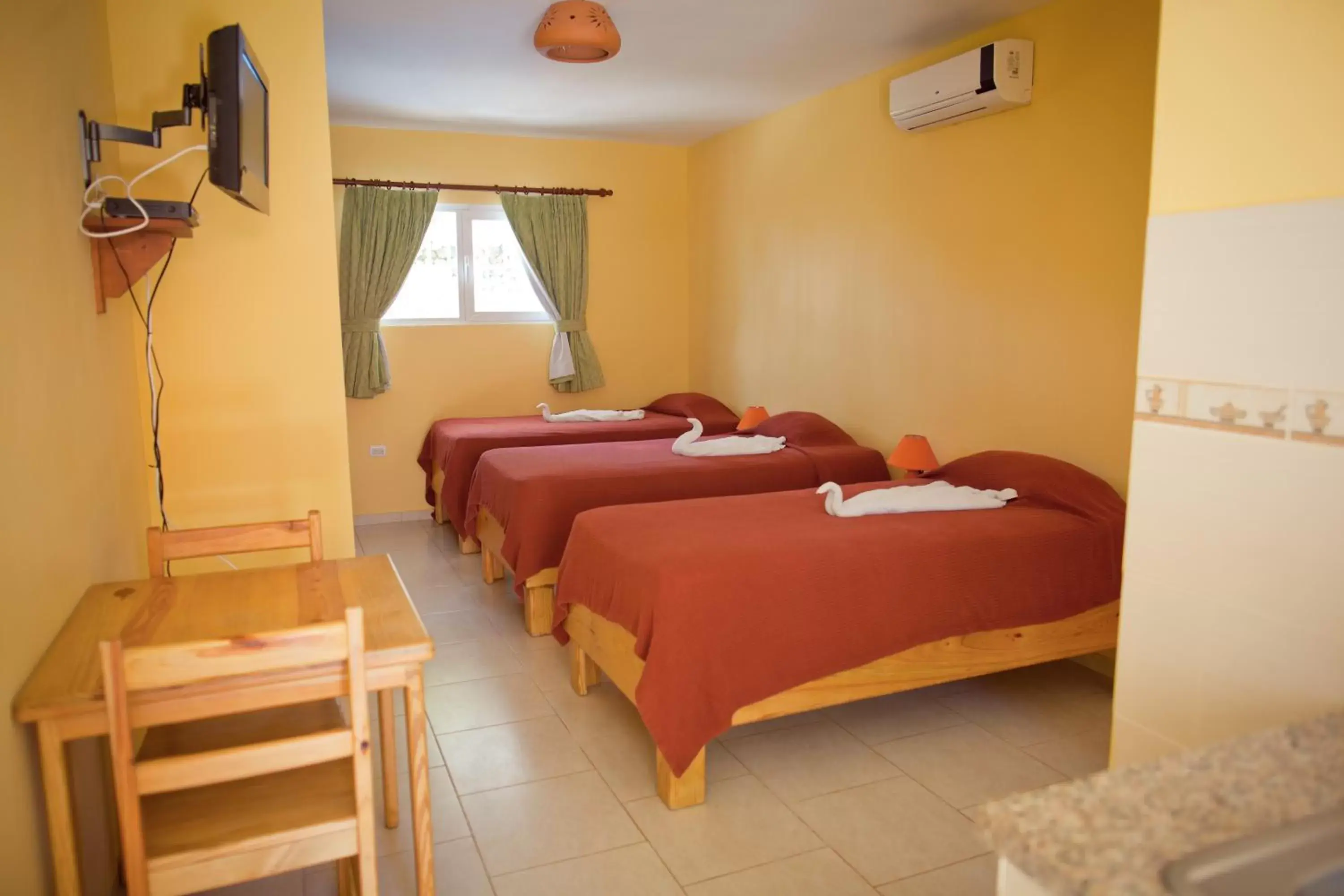 Triple Room with Shower in Kite Beach Inn Triple Room with Shower in Kite Beach Inn