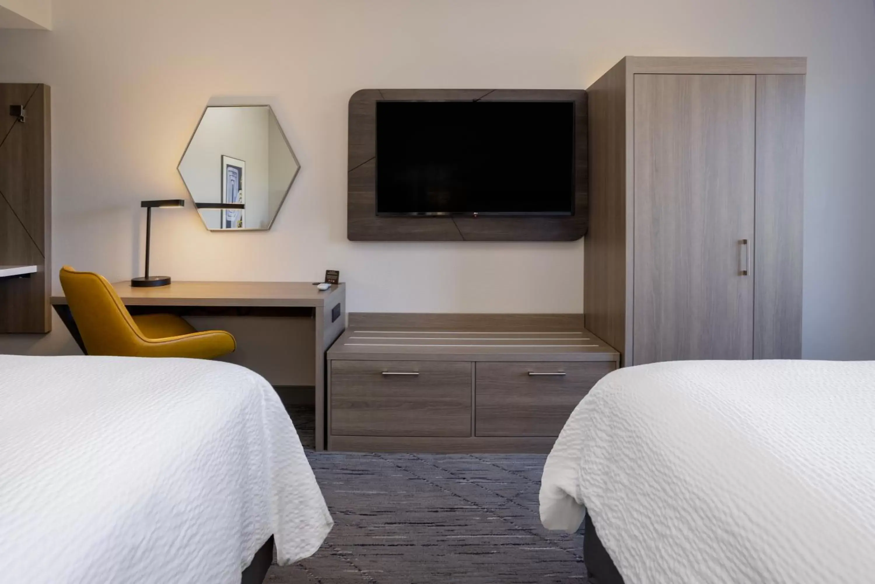 Standard Queen Room with Two Queen Beds - Communications Accessible in Holiday Inn Express and Suites Tampa I-75 at Bruce B. Downs by IHG Standard Queen Room with Two Queen Beds - Communications Accessible in Holiday Inn Express and Suites Tampa I-75 at Bruce B. Downs by IHG