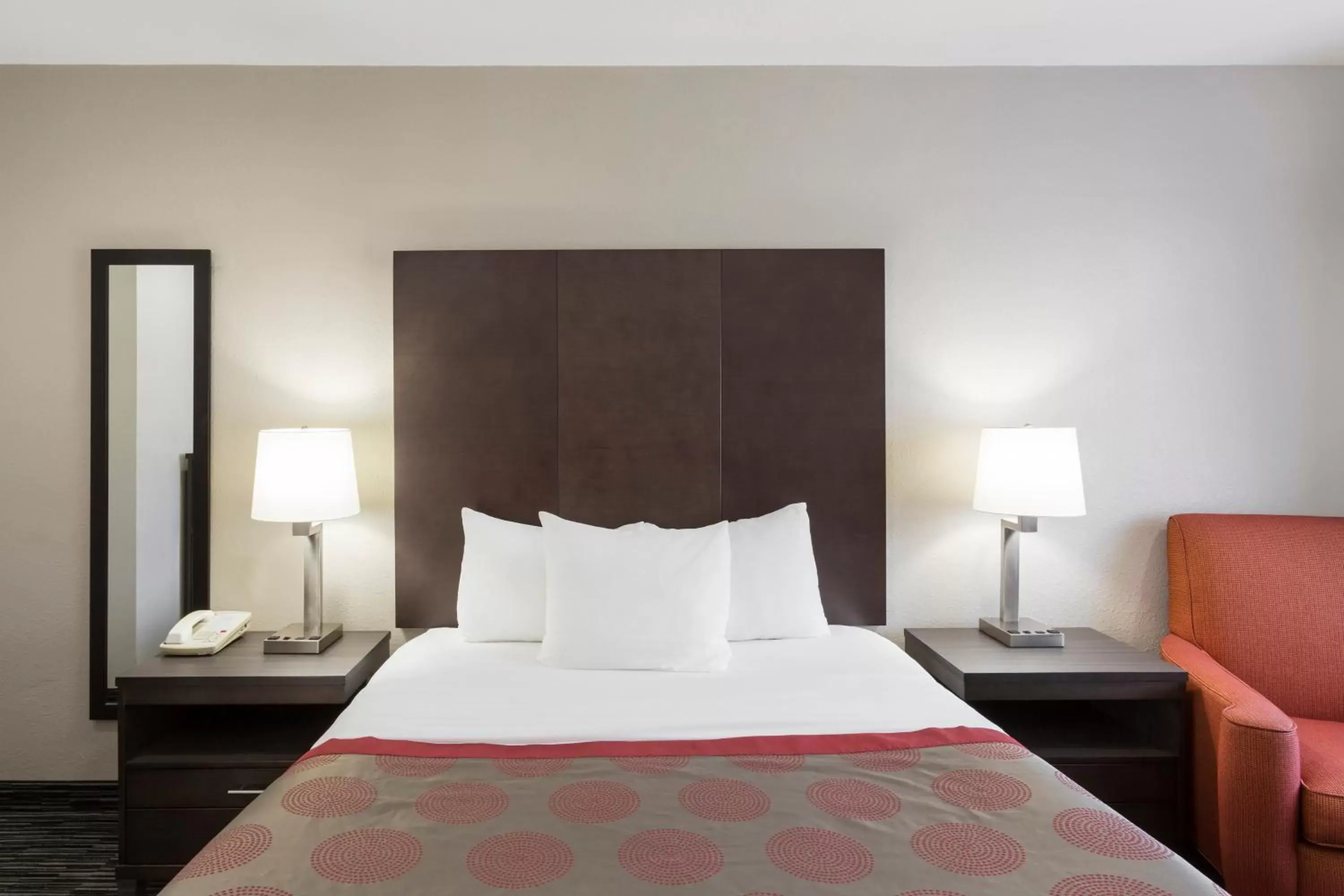 Queen Room - Non-Smoking in Ramada by Wyndham Monterey Queen Room - Non-Smoking in Ramada by Wyndham Monterey