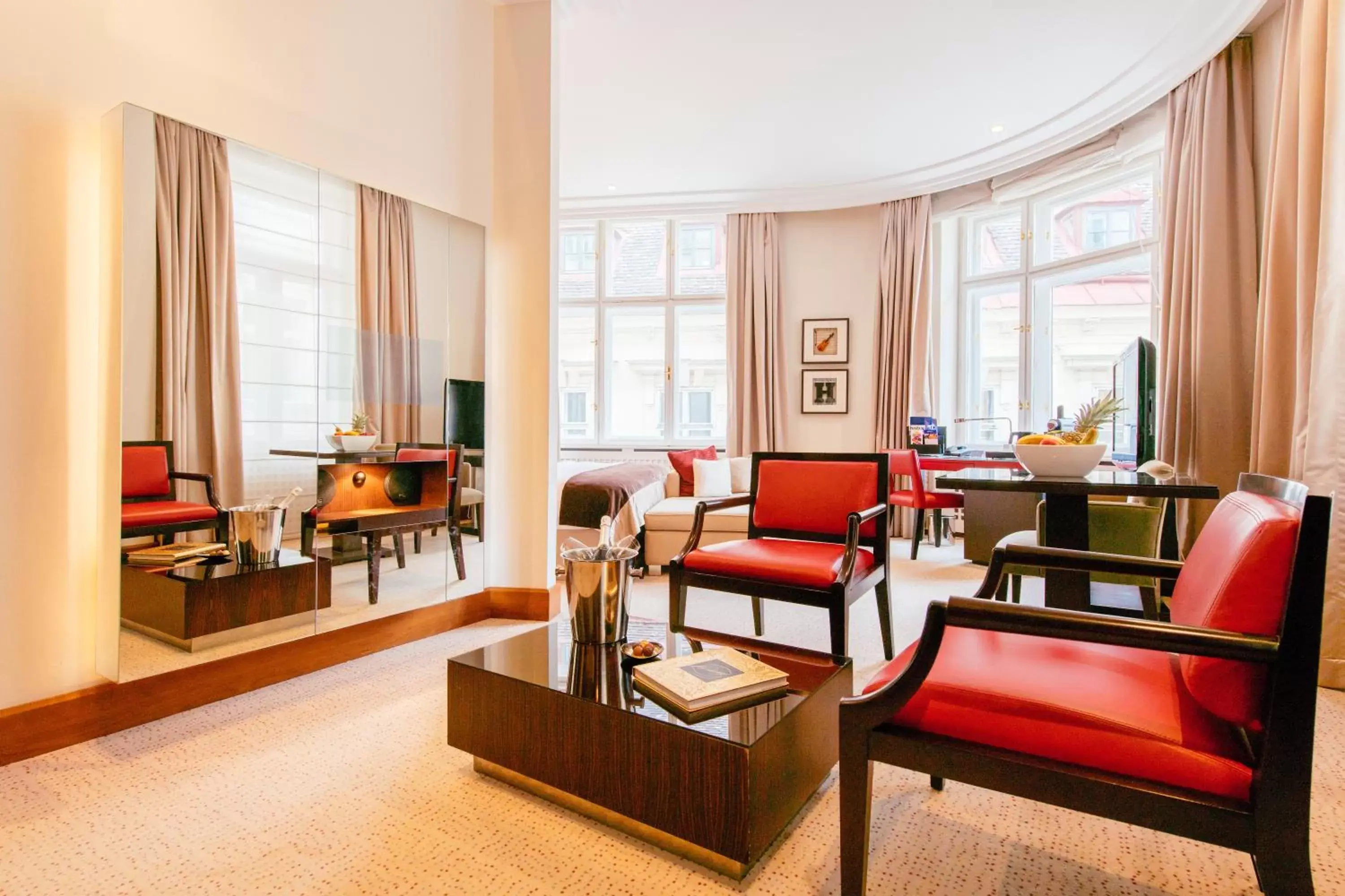 Junior Suite in Radisson Blu Style Hotel, Vienna Junior Suite in Radisson Blu Style Hotel, Vienna