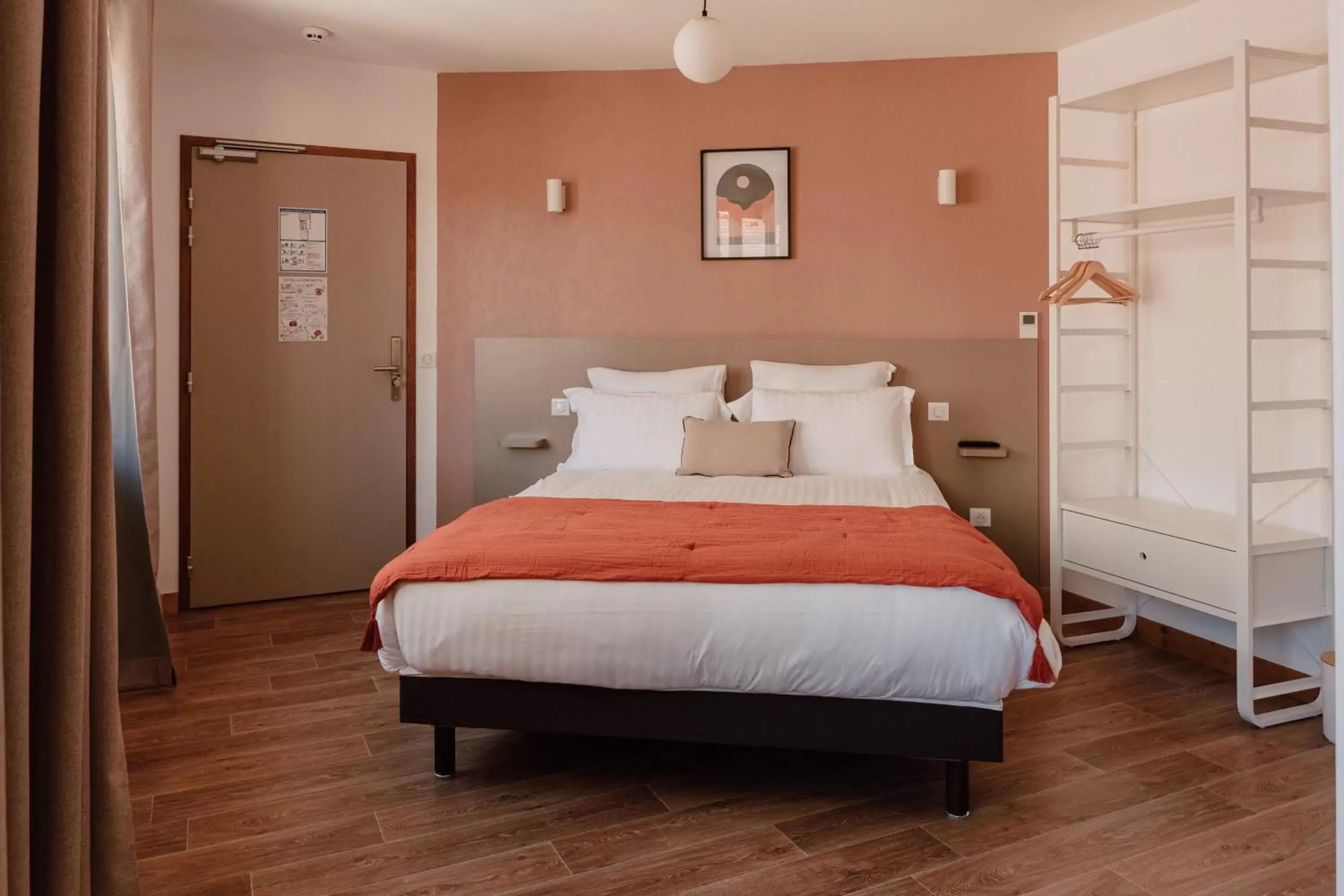 Apartment in Mage hôtels - Hôtel la grenette - Brasserie Bonté Divine Apartment in Mage hôtels - Hôtel la grenette - Brasserie Bonté Divine