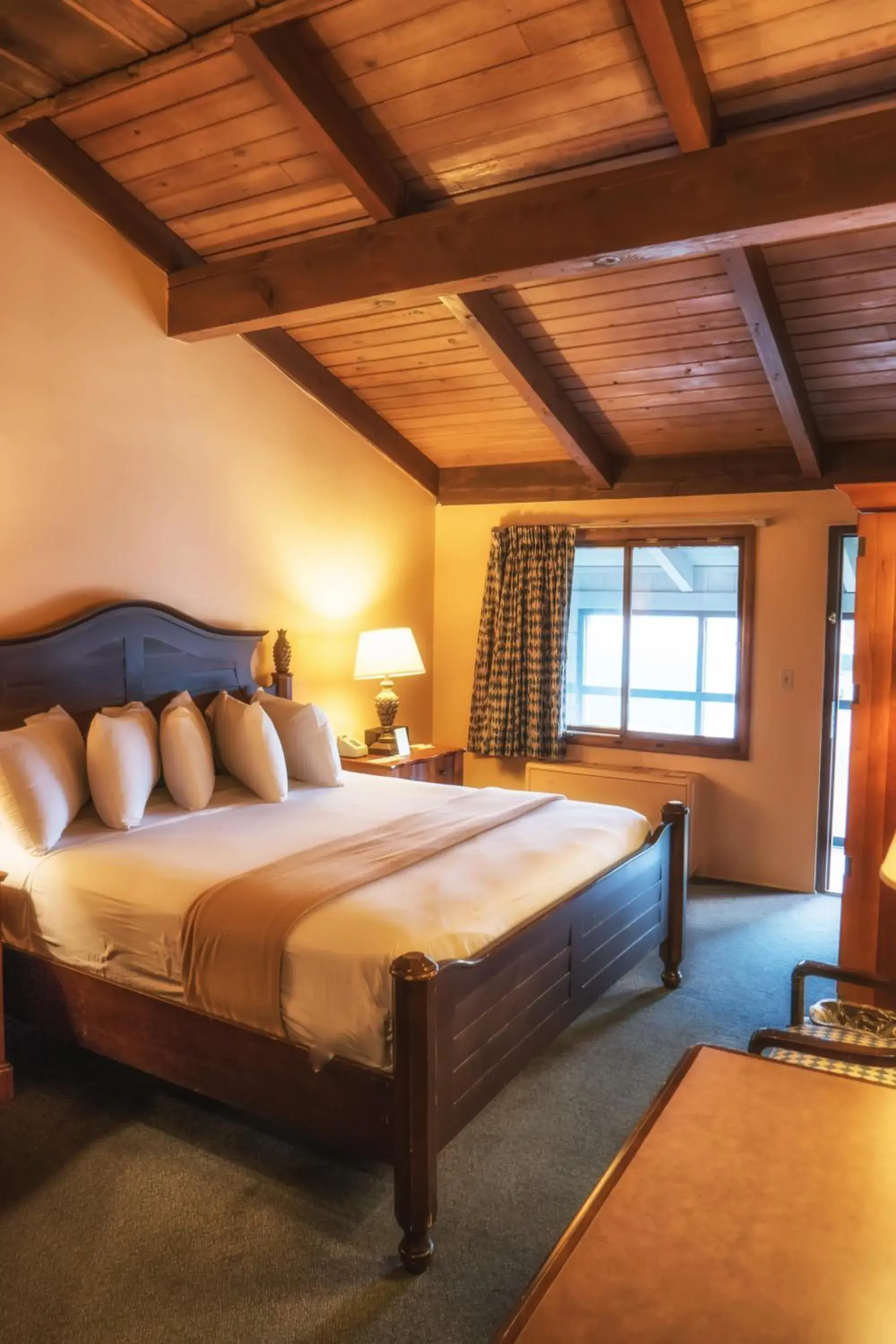 King Room - Non-Smoking in Days Inn by Wyndham West Allis/Milwaukee King Room - Non-Smoking in Days Inn by Wyndham West Allis/Milwaukee