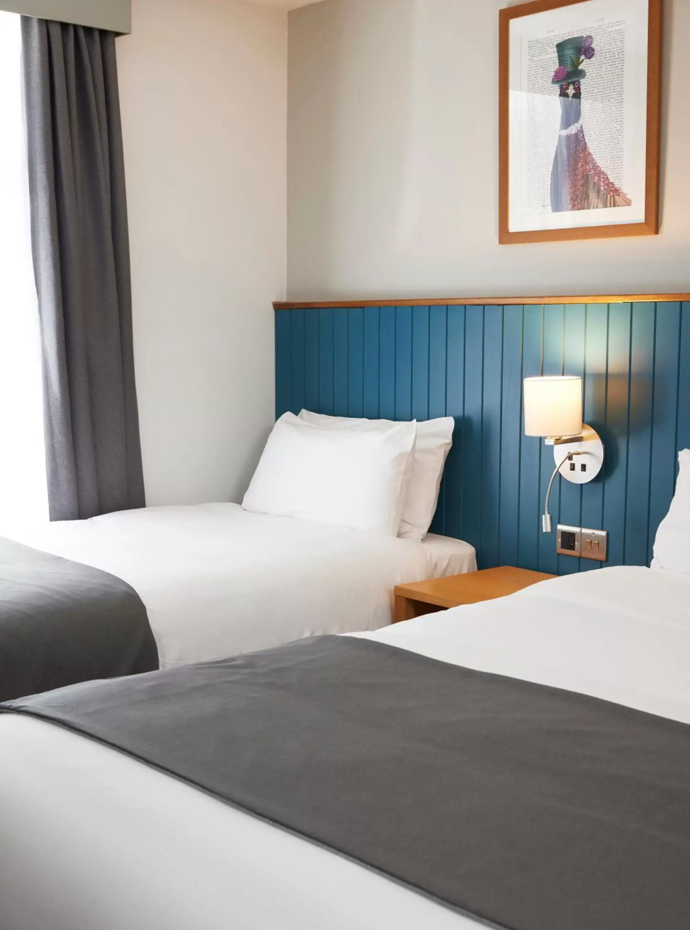 Family Room in Holmfield Arms by Greene King Inns Family Room in Holmfield Arms by Greene King Inns