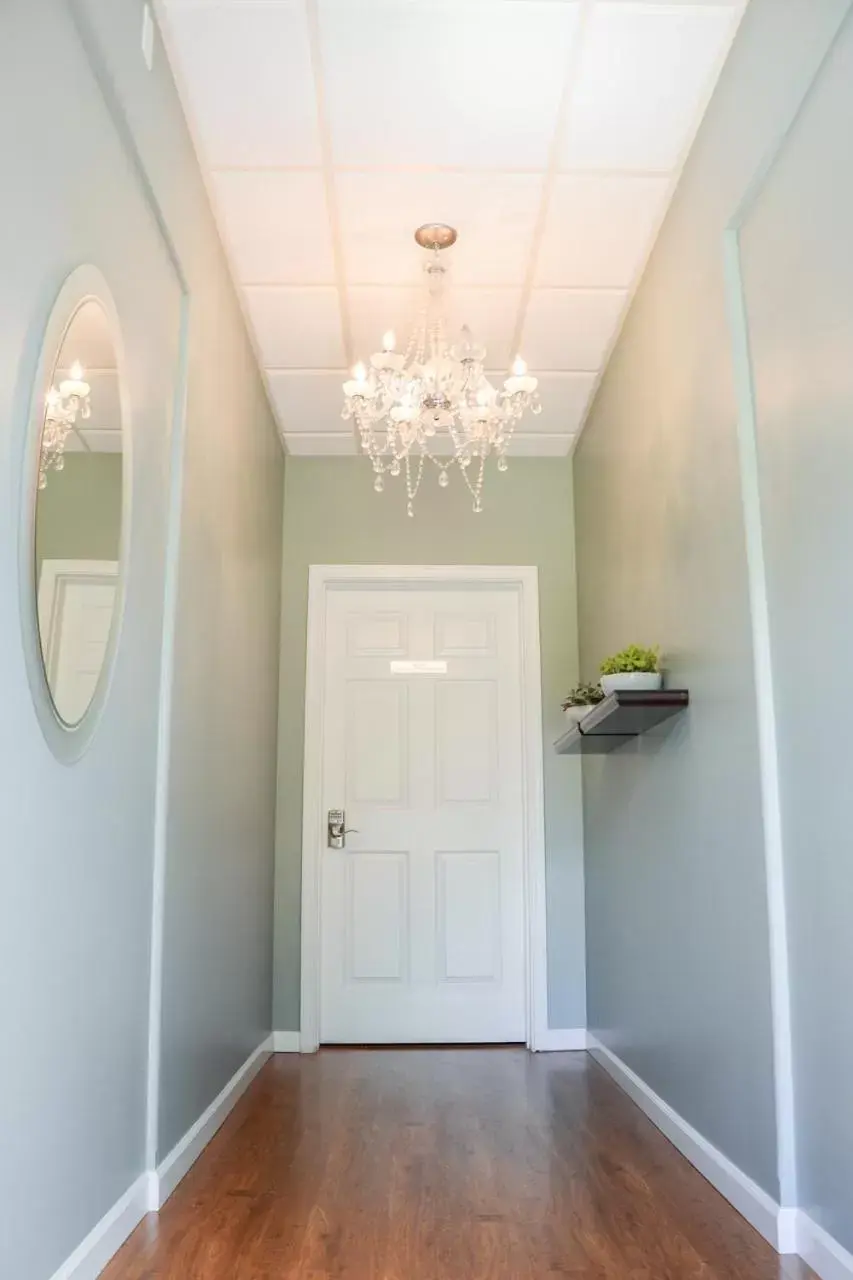 Standard Queen Room in Trailhead Lodging Standard Queen Room in Trailhead Lodging