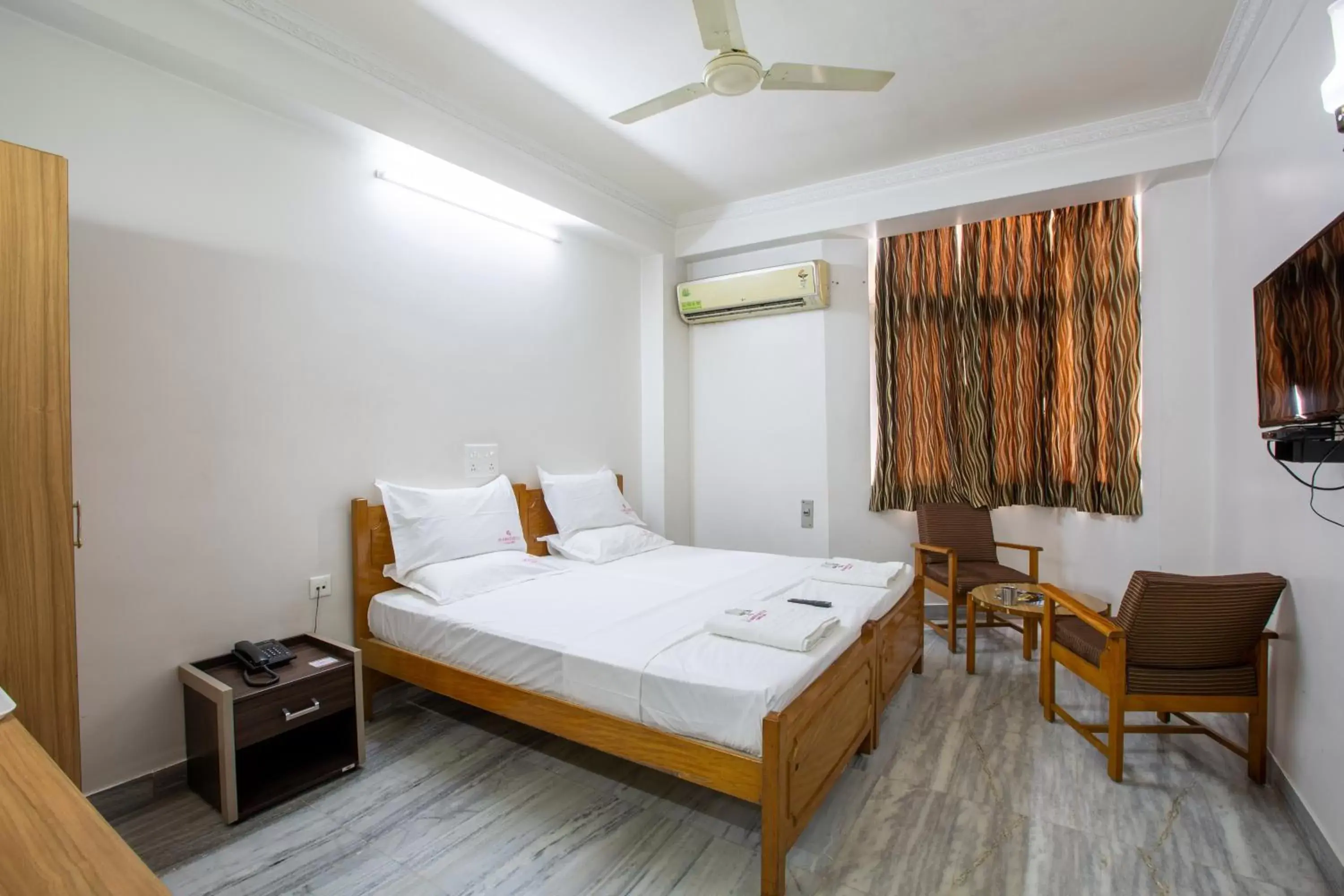 Standard Double Room in Sri Aarvee Hotels Standard Double Room in Sri Aarvee Hotels
