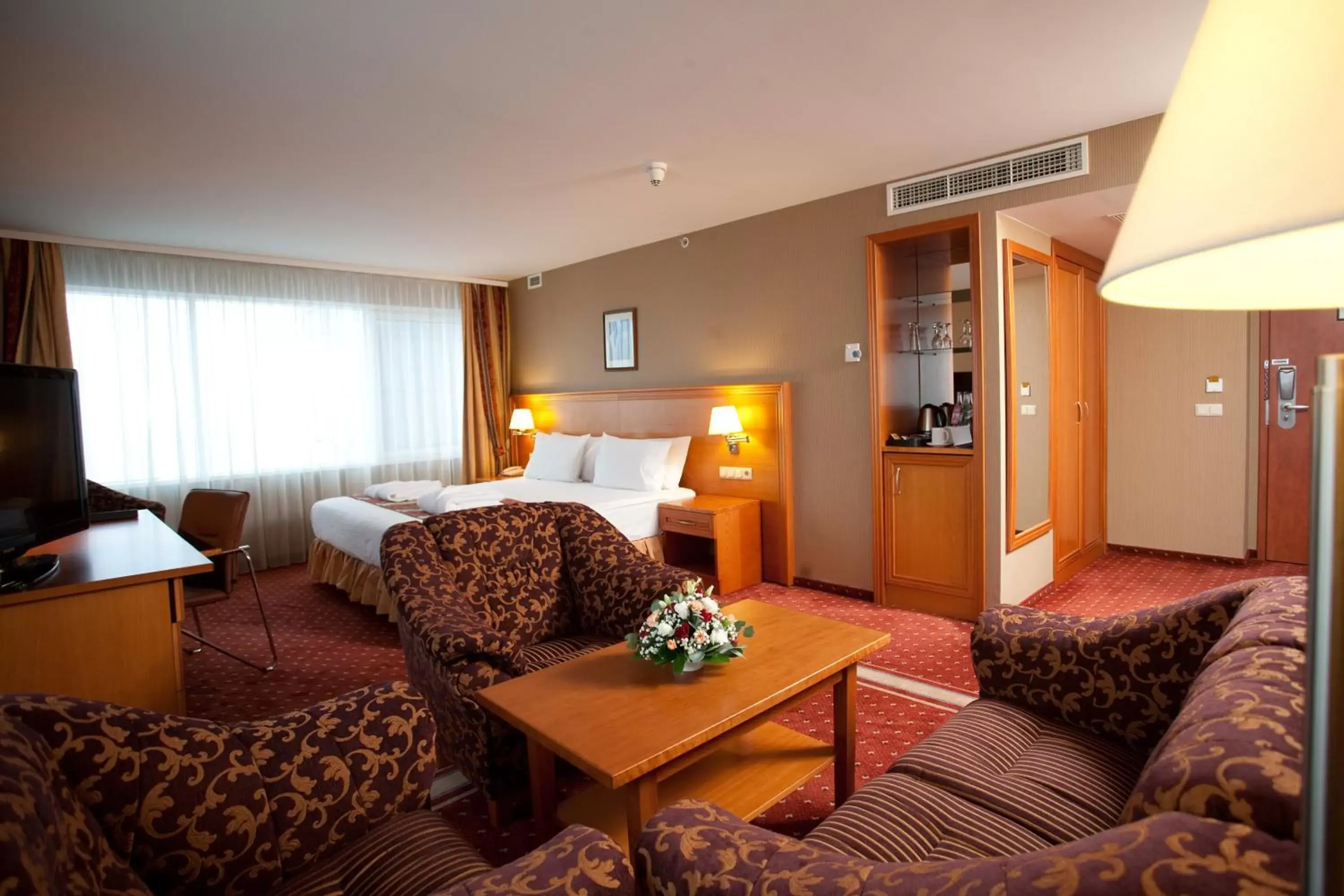 Deluxe Double or Twin Room in VILNIUS PARK PLAZA HOTEL, Restaurant, Bar, Conference & Banquet Center Deluxe Double or Twin Room in VILNIUS PARK PLAZA HOTEL, Restaurant, Bar, Conference & Banquet Center