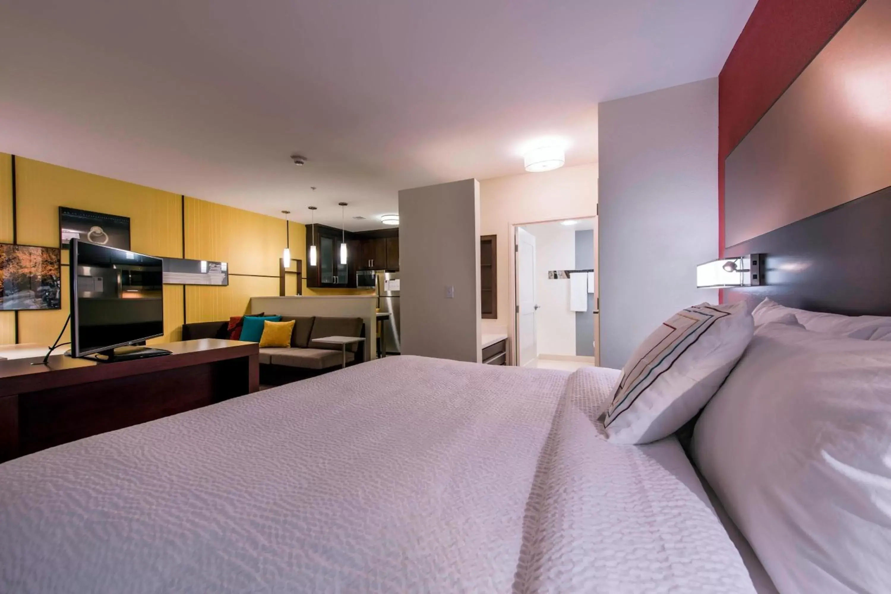 King Studio with Sofa Bed and Adapted Tub - Mobility Accessible in Residence Inn by Marriott Nashua King Studio with Sofa Bed and Adapted Tub - Mobility Accessible in Residence Inn by Marriott Nashua