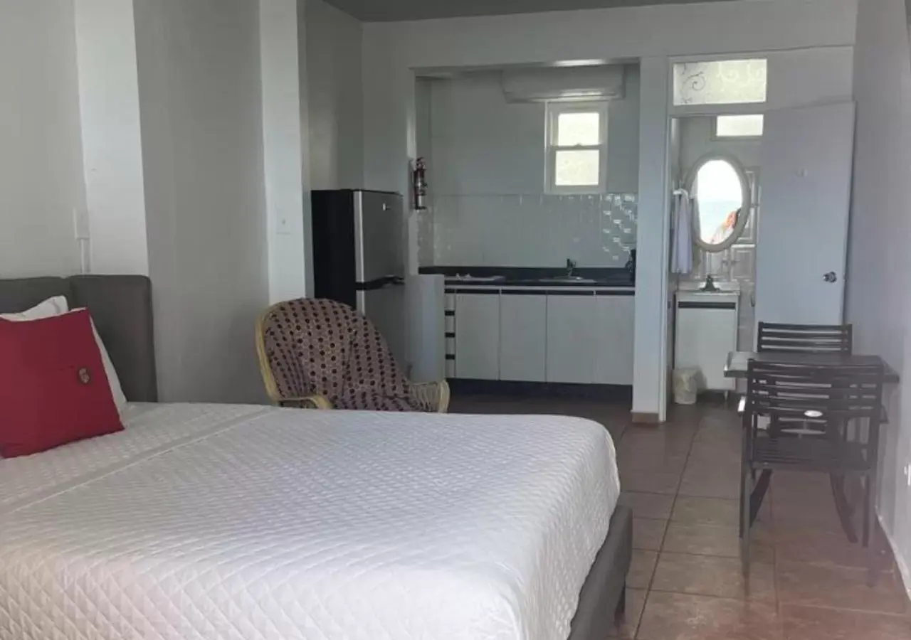 Deluxe Queen Room in Bella Surf Inn Deluxe Queen Room in Bella Surf Inn