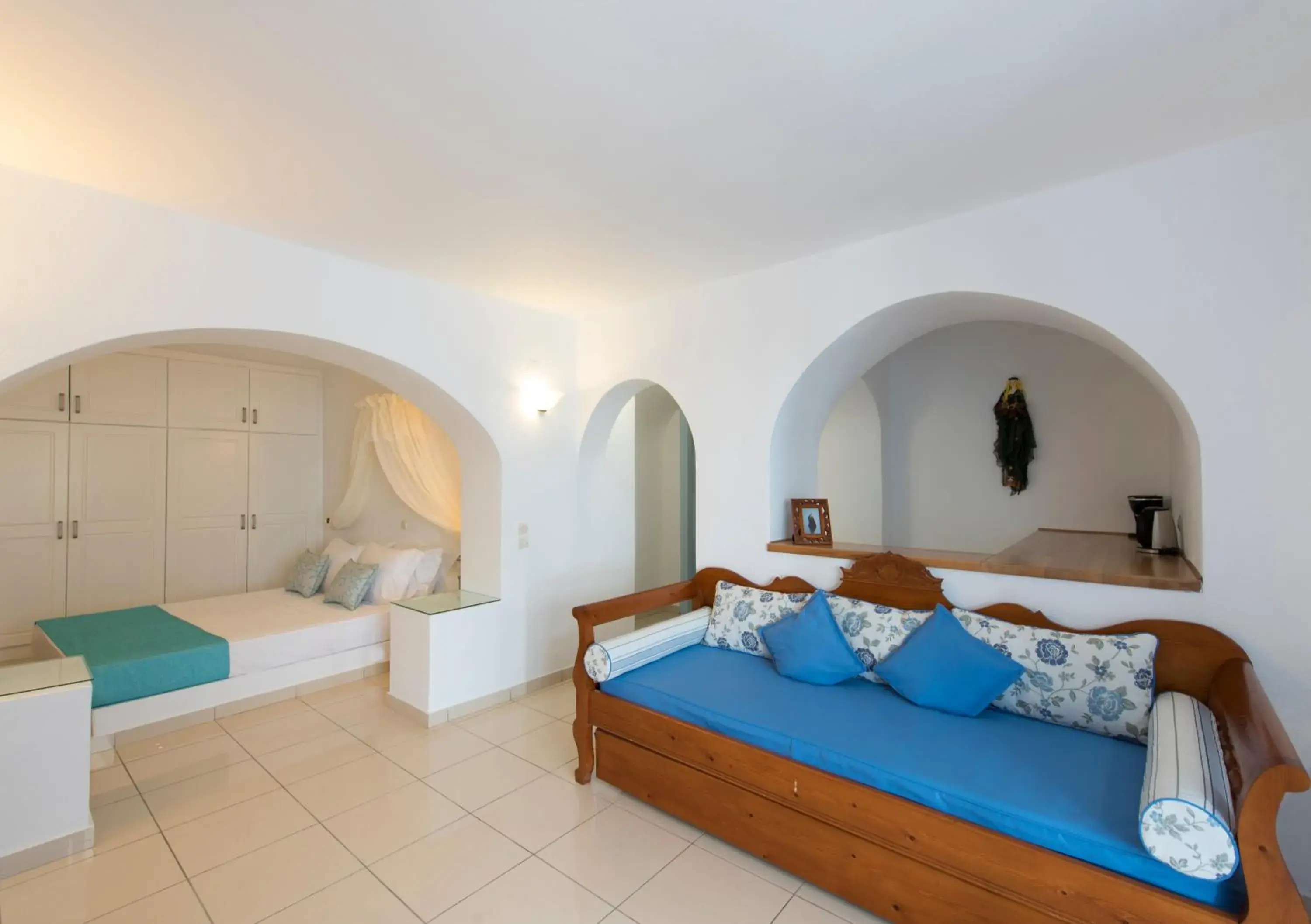 Family Cave in Kastro Suites Family Cave in Kastro Suites