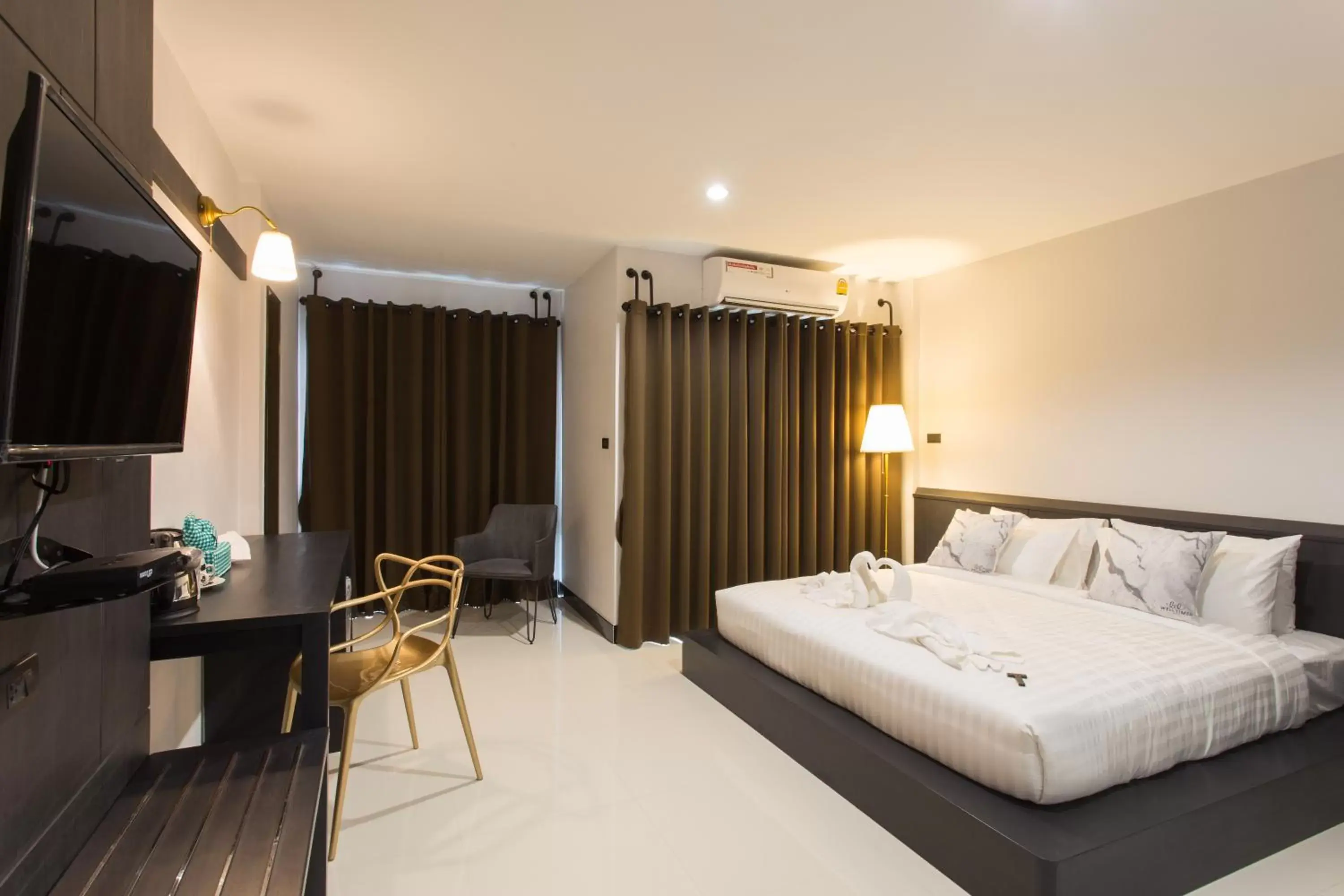 Superior Double or Twin Room in Well Timed Hotel Superior Double or Twin Room in Well Timed Hotel