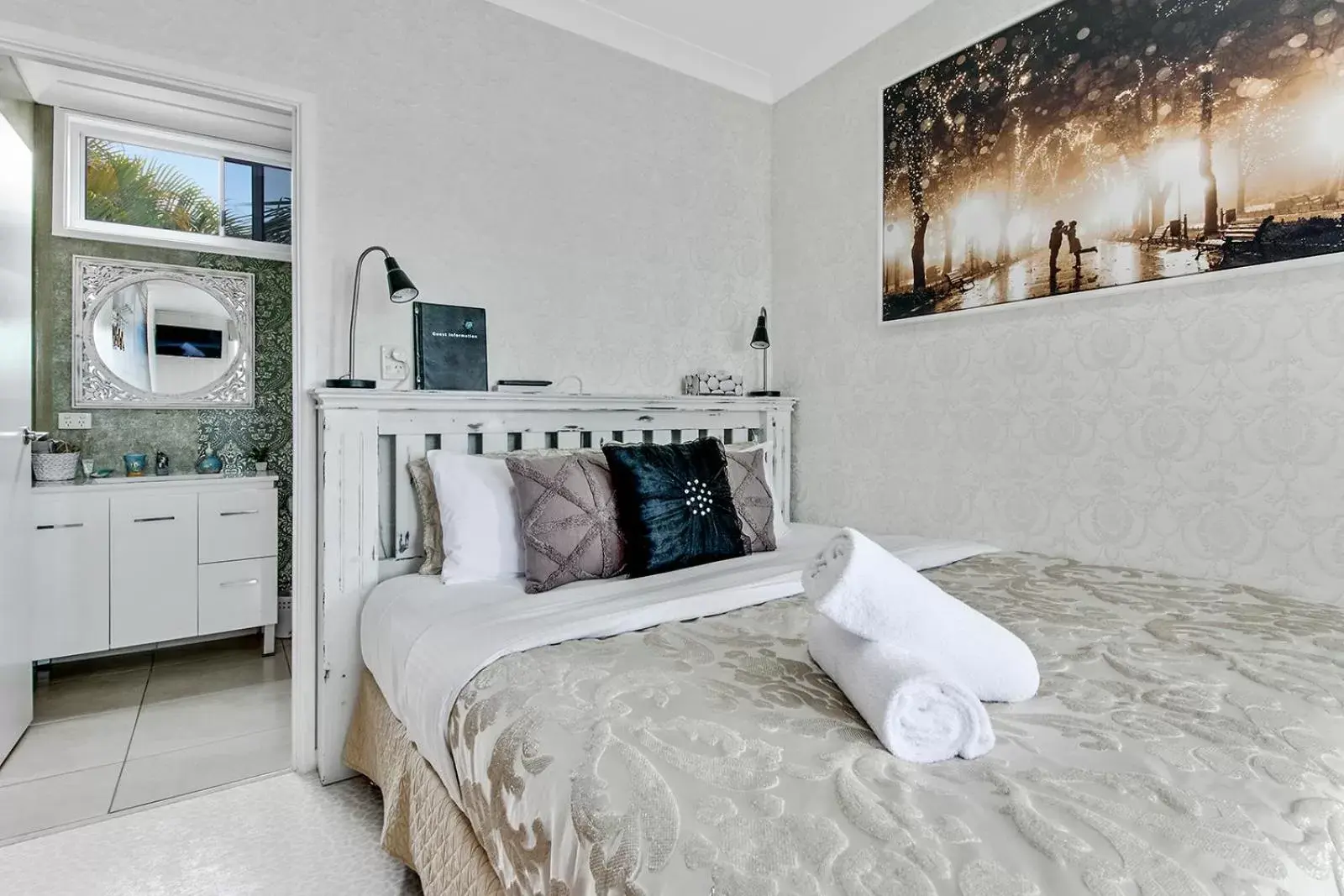 Deluxe Twin Room in Coral Inn Boutique Motel Deluxe Twin Room in Coral Inn Boutique Motel