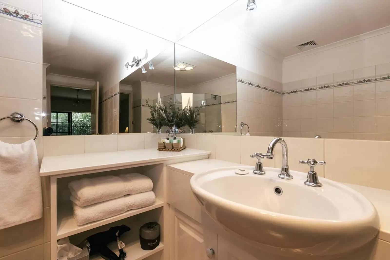 Triple Room with Garden View in The Lawson Riverside Suites Triple Room with Garden View in The Lawson Riverside Suites