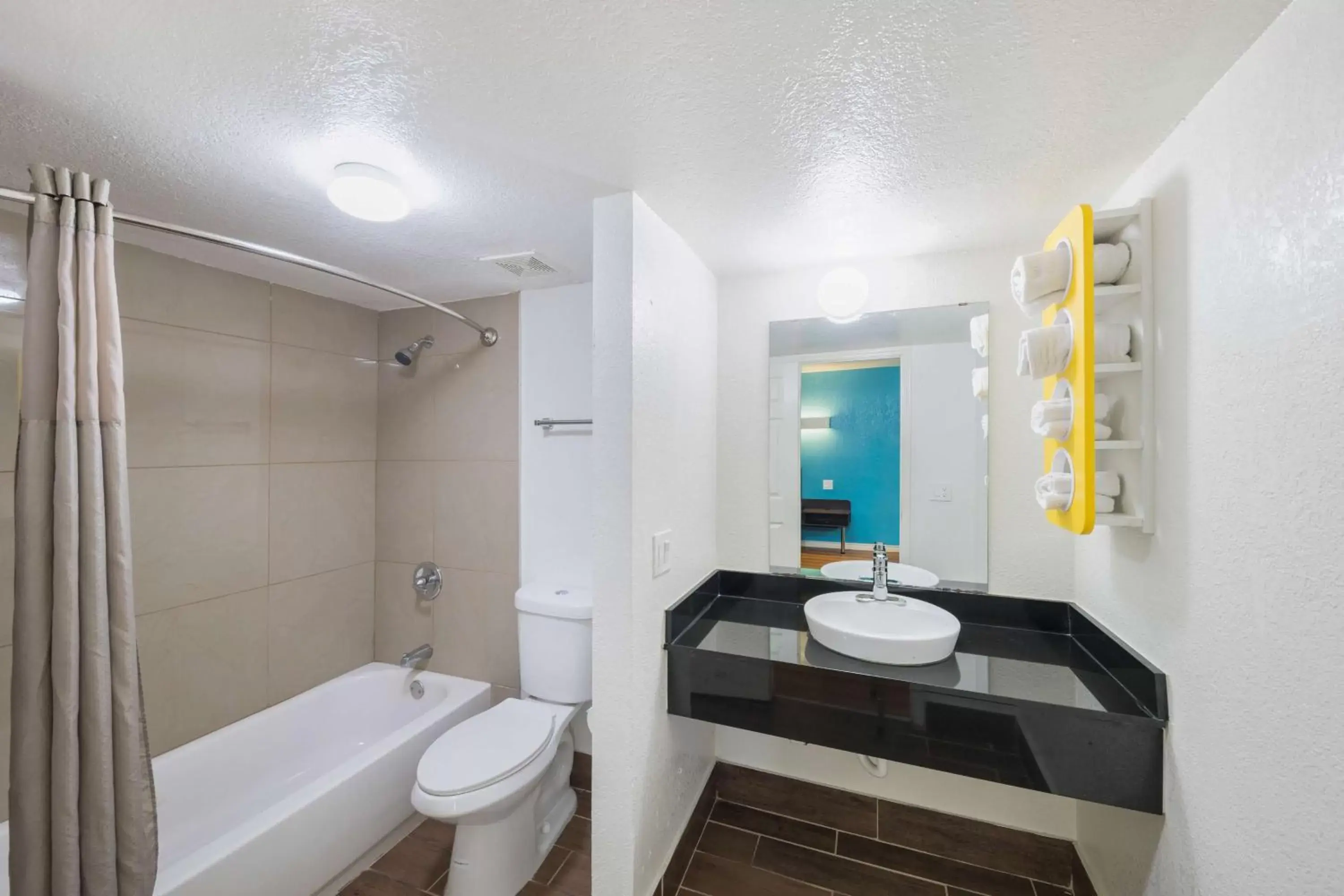 Quadruple Room - Smoking in Motel 6-Grand Prairie, TX - Interstate 30 Quadruple Room - Smoking in Motel 6-Grand Prairie, TX - Interstate 30