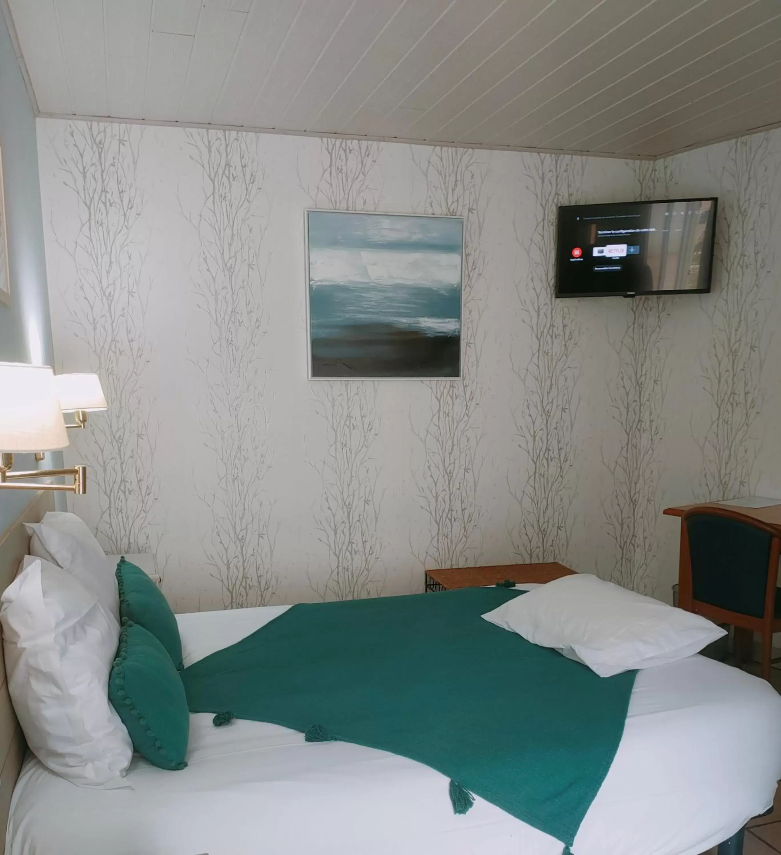 Double Room - Disability Access in Le Royal Hôtel Double Room - Disability Access in Le Royal Hôtel