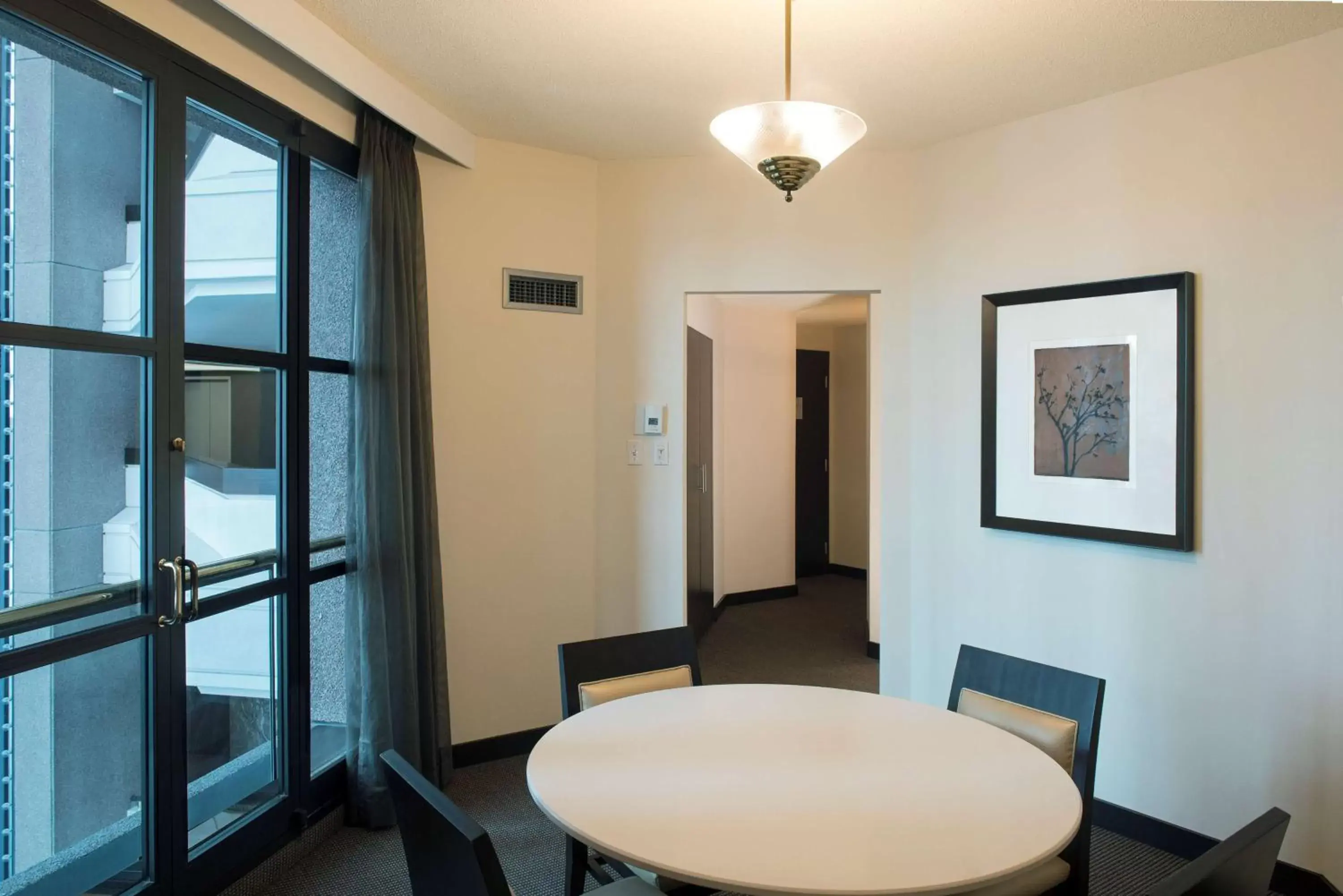 One-Bedroom Deluxe King Suite - Non-Smoking in Hilton Suites Toronto-Markham Conference Centre & Spa One-Bedroom Deluxe King Suite - Non-Smoking in Hilton Suites Toronto-Markham Conference Centre & Spa