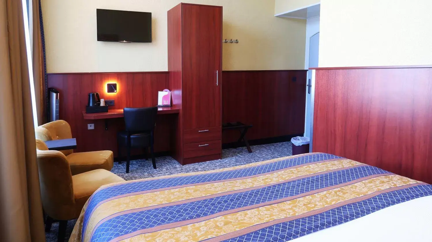 Comfort Double Room in Hotel en privé-wellness De Nieuwe Doelen Comfort Double Room in Hotel en privé-wellness De Nieuwe Doelen