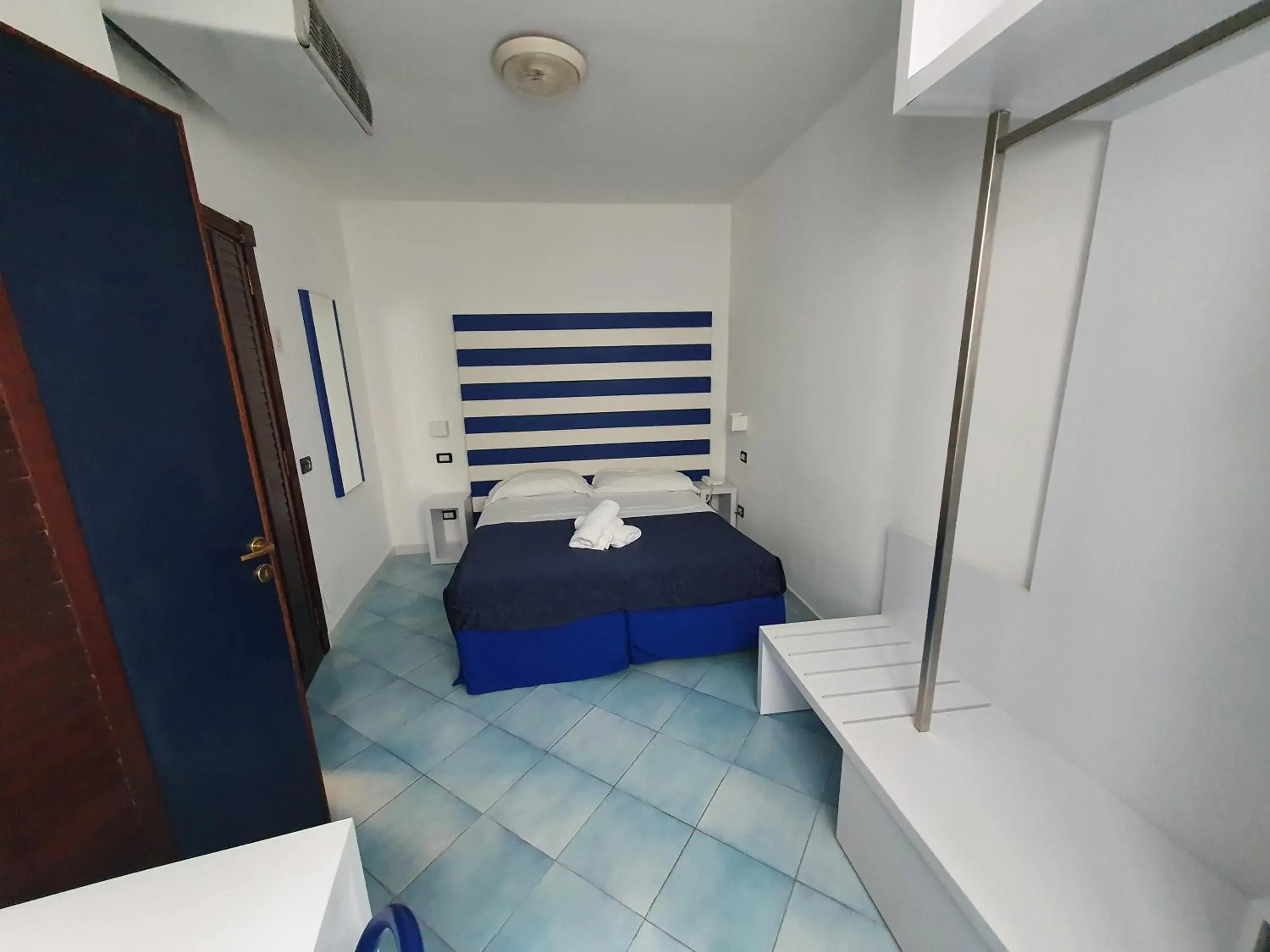 Economy Double or Twin Room No Sea View in Hotel Il Faro Economy Double or Twin Room No Sea View in Hotel Il Faro