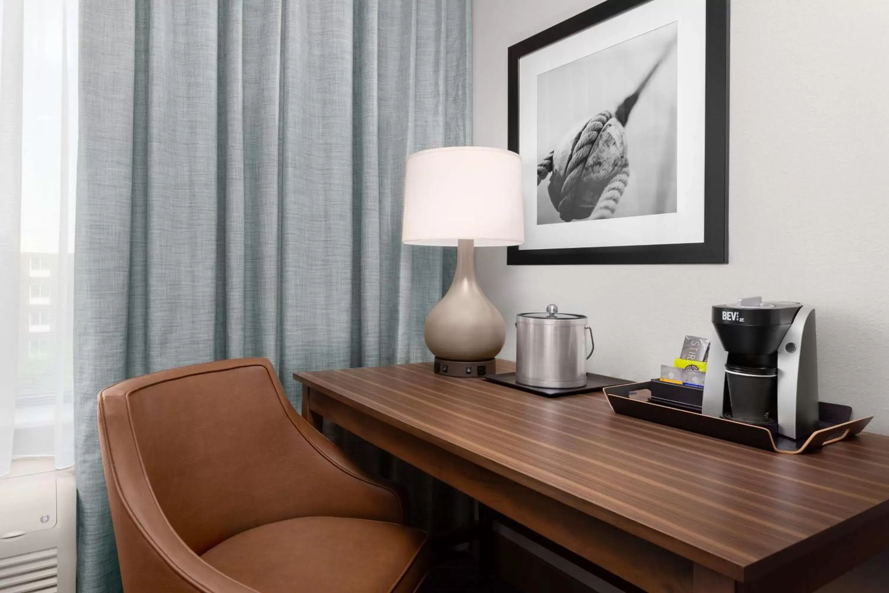 King Room - Mobility Accessible with Bath Tub in DoubleTree by Hilton Charleston Mount Pleasant King Room - Mobility Accessible with Bath Tub in DoubleTree by Hilton Charleston Mount Pleasant