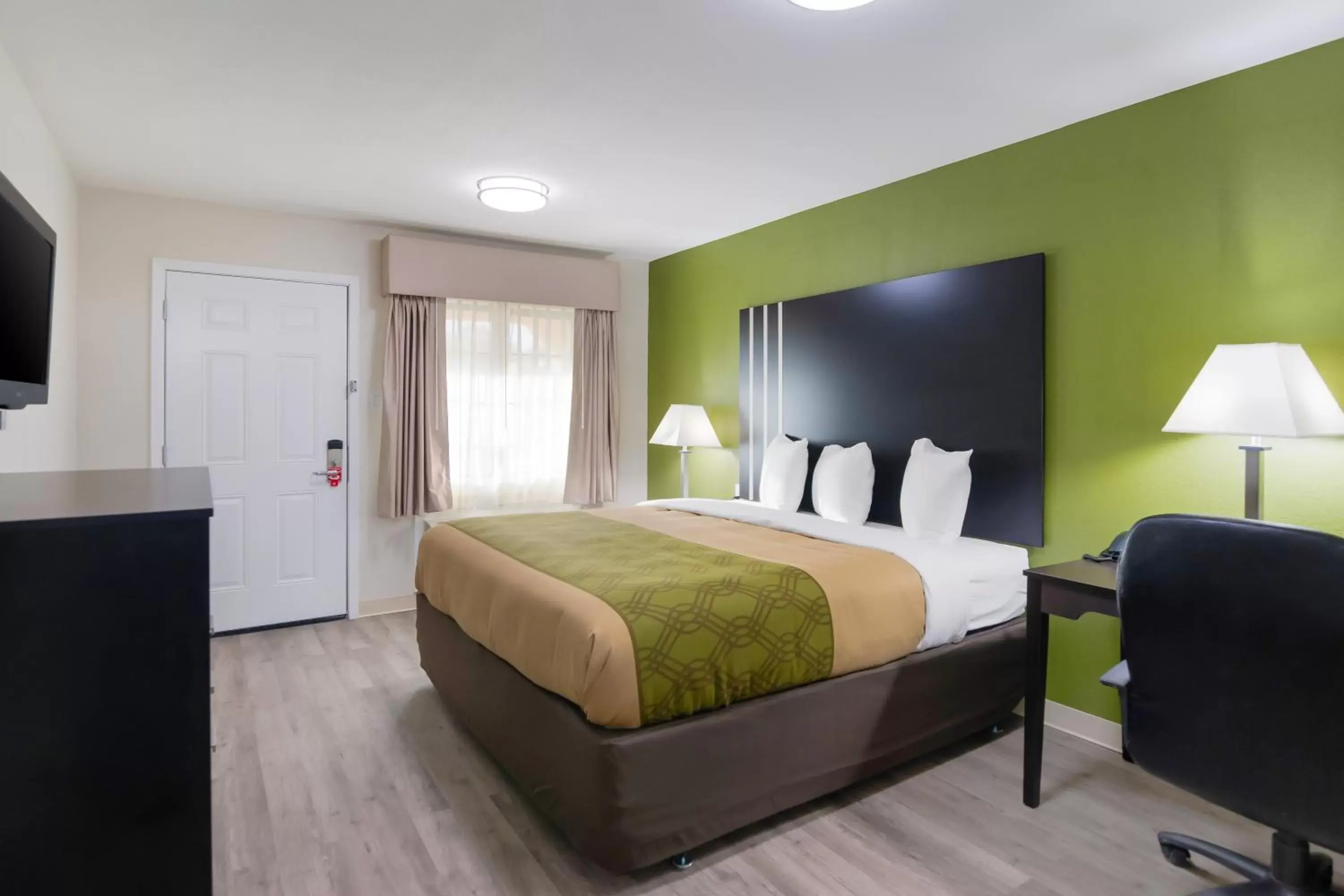 King Room - Smoking in Super 8 by Wyndham Palestine TX King Room - Smoking in Super 8 by Wyndham Palestine TX