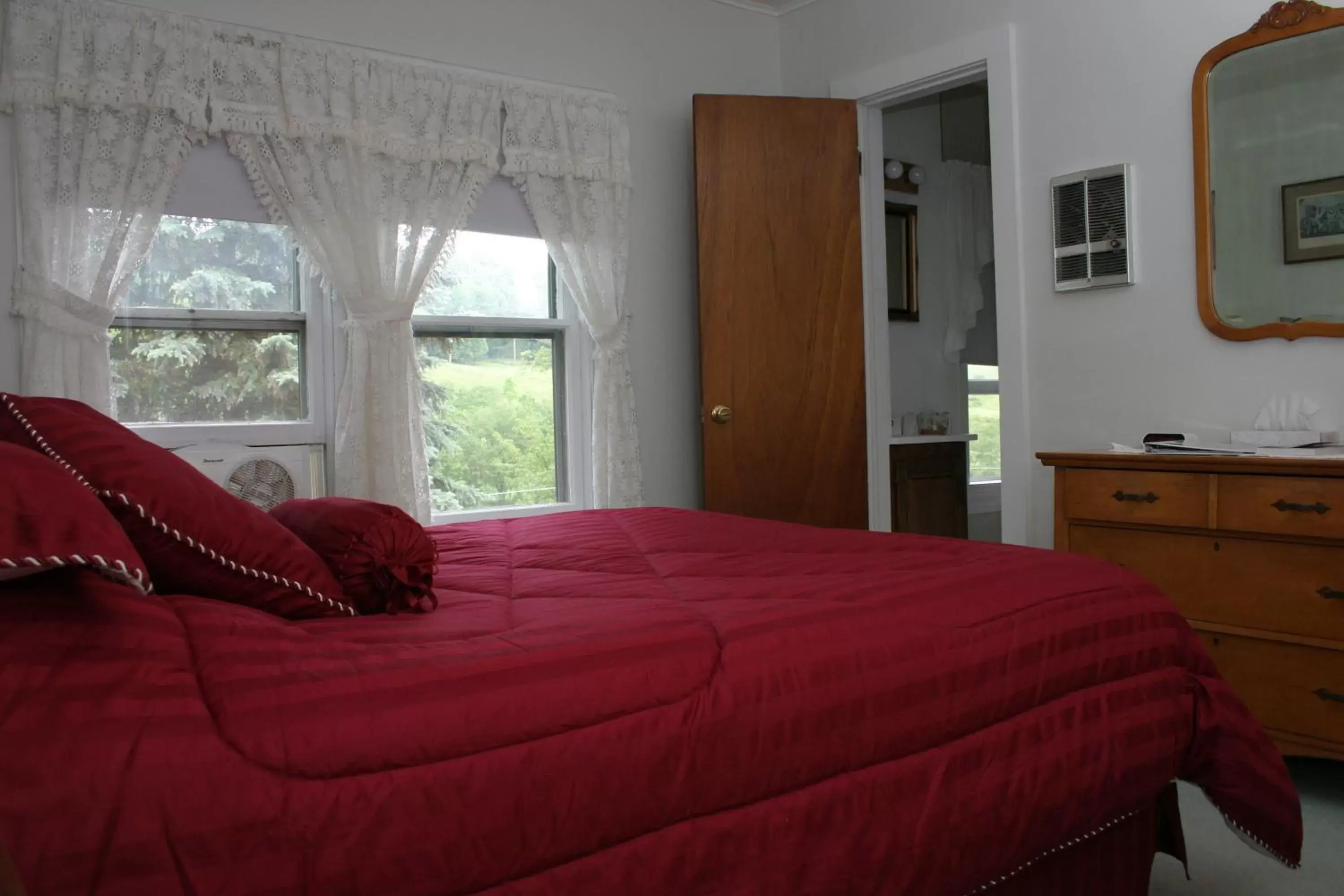 Double Room with Lake View in Inn at Starlight Lake & Restaurant Double Room with Lake View in Inn at Starlight Lake & Restaurant