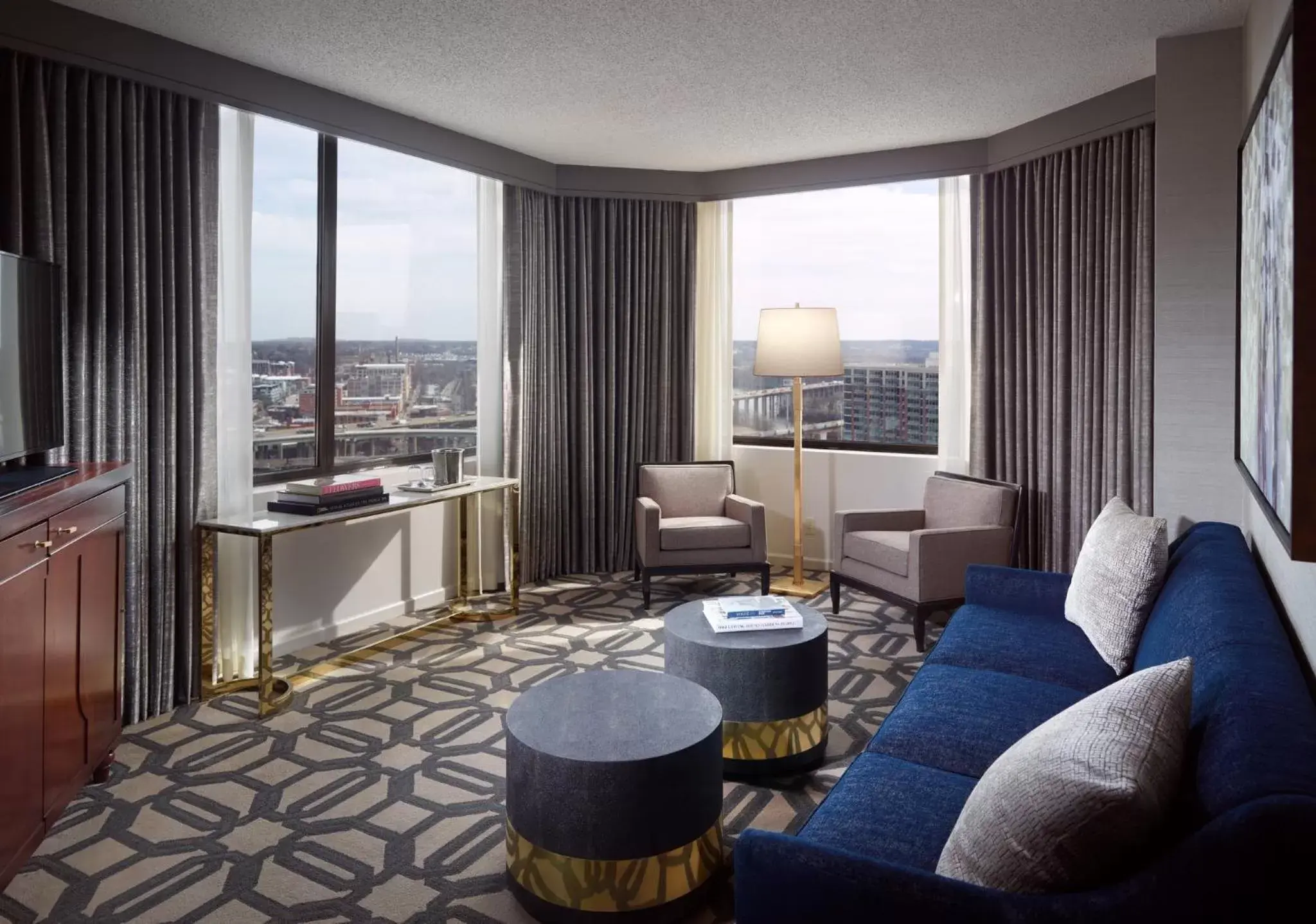 Spacious Executive Suite 1 King Bed in Omni Richmond Hotel Spacious Executive Suite 1 King Bed in Omni Richmond Hotel