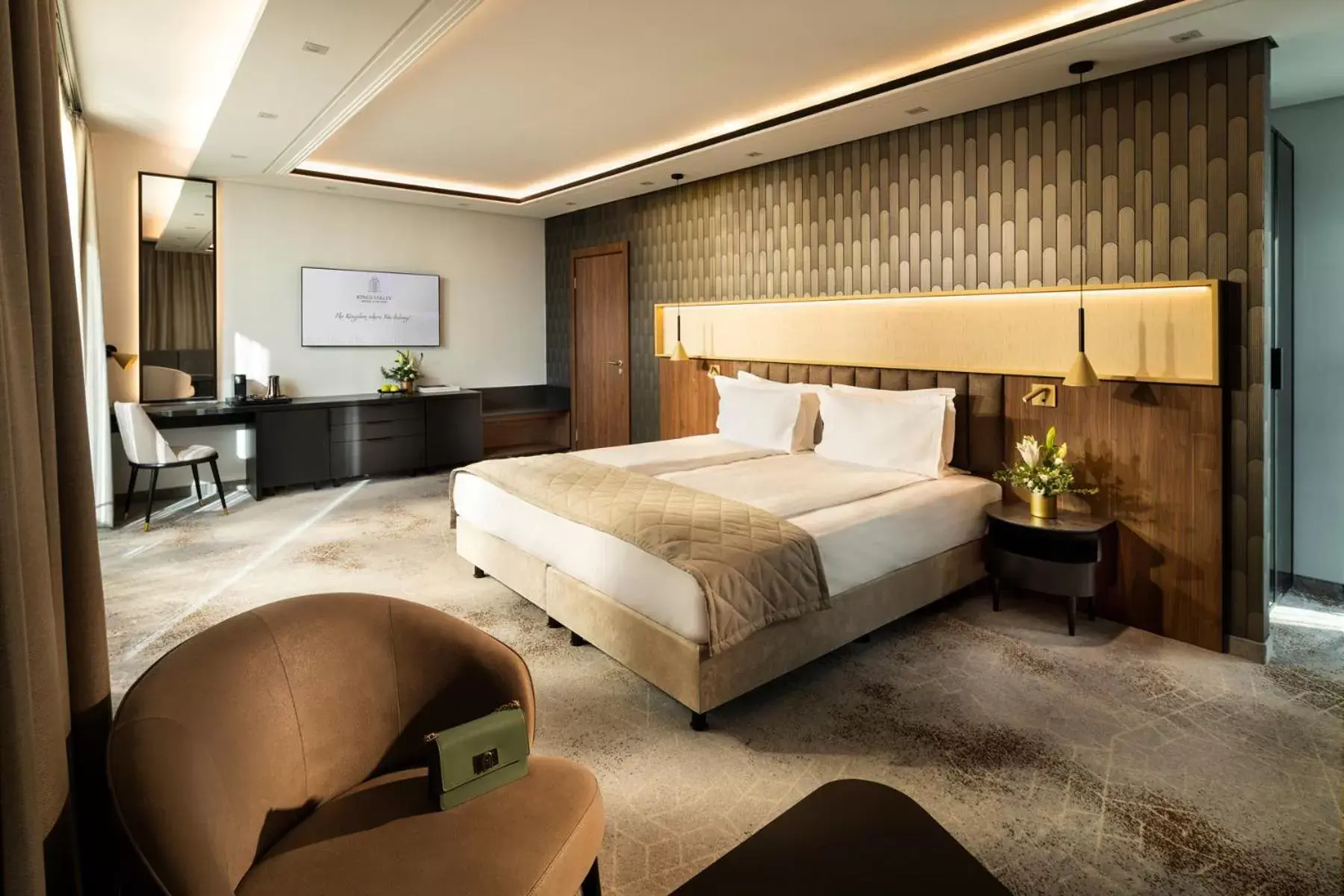 Deluxe King Room with Balcony - single occupancy in Kings' Valley Medical & Spa Hotel Deluxe King Room with Balcony - single occupancy in Kings' Valley Medical & Spa Hotel