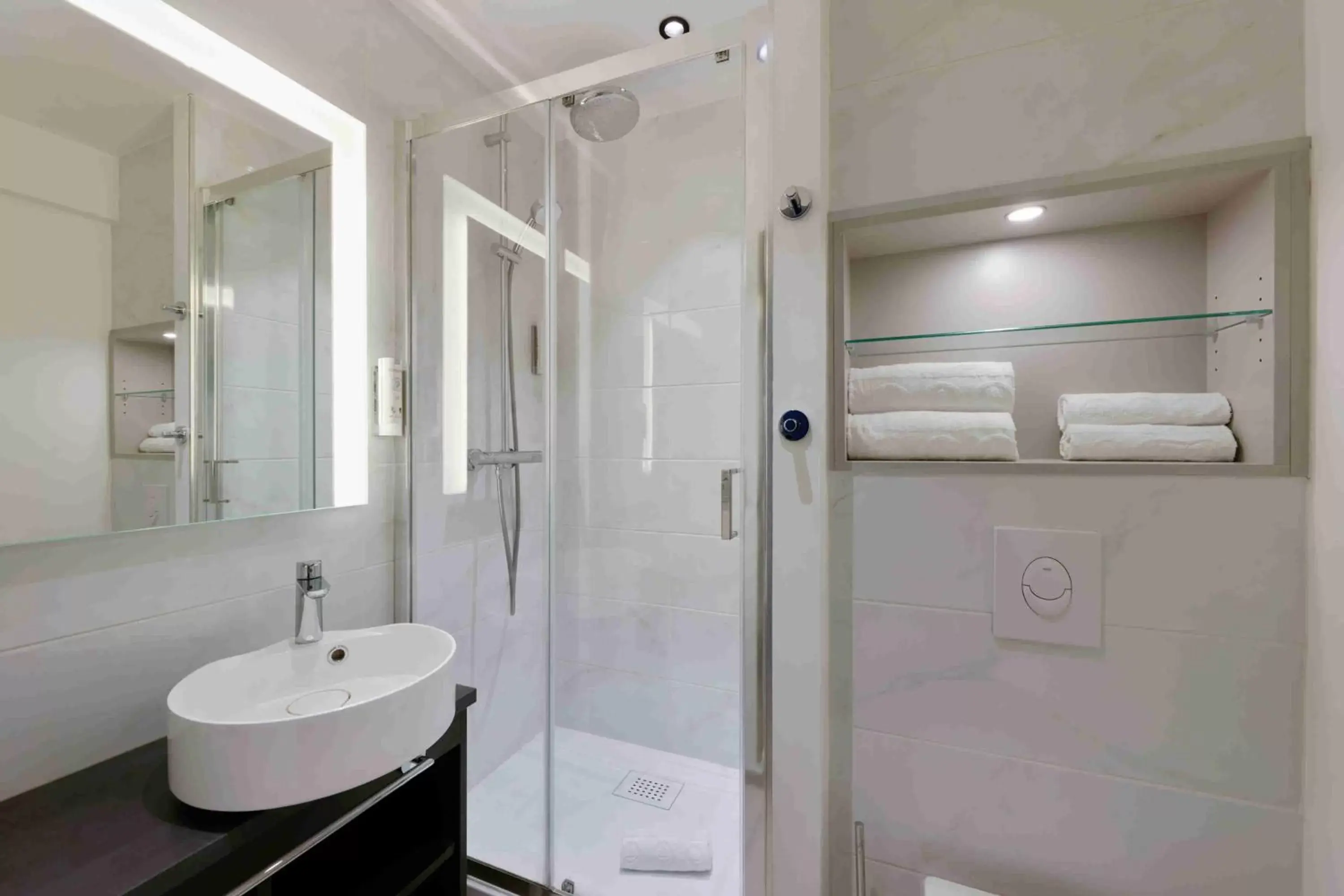 Comfort Double Room in Kyriad Crepy En Valois Comfort Double Room in Kyriad Crepy En Valois