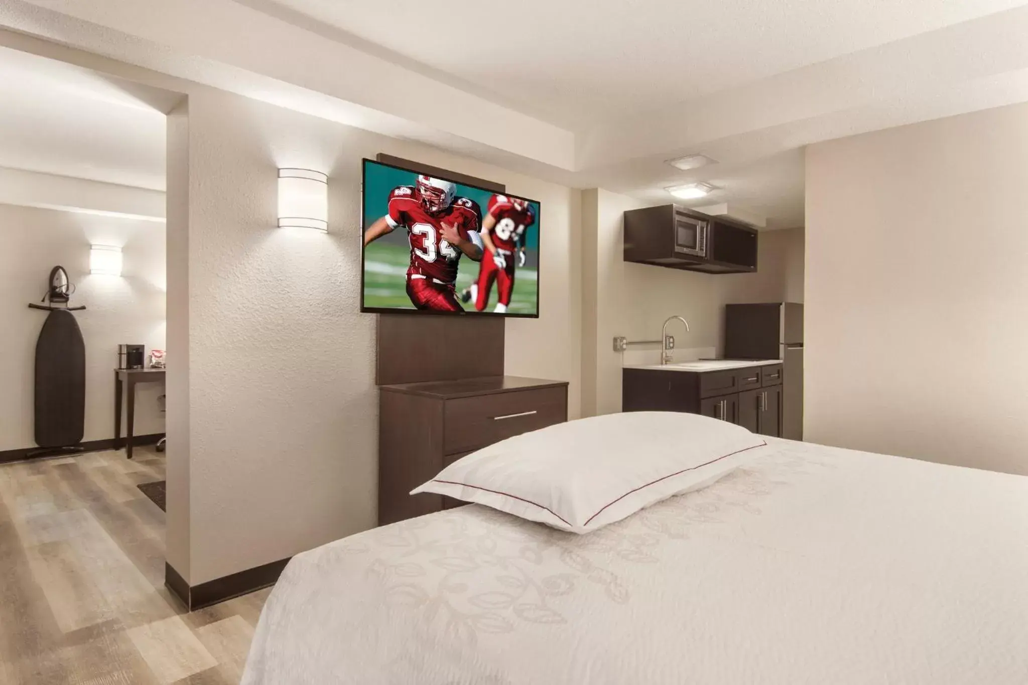 Premium Suite with Multiple Beds Disability Access with Kitchenette Smoke Free (Upgraded Bedding and Snack Box) in Red Roof Inn PLUS & Suites Erie Premium Suite with Multiple Beds Disability Access with Kitchenette Smoke Free (Upgraded Bedding and Snack Box) in Red Roof Inn PLUS & Suites Erie