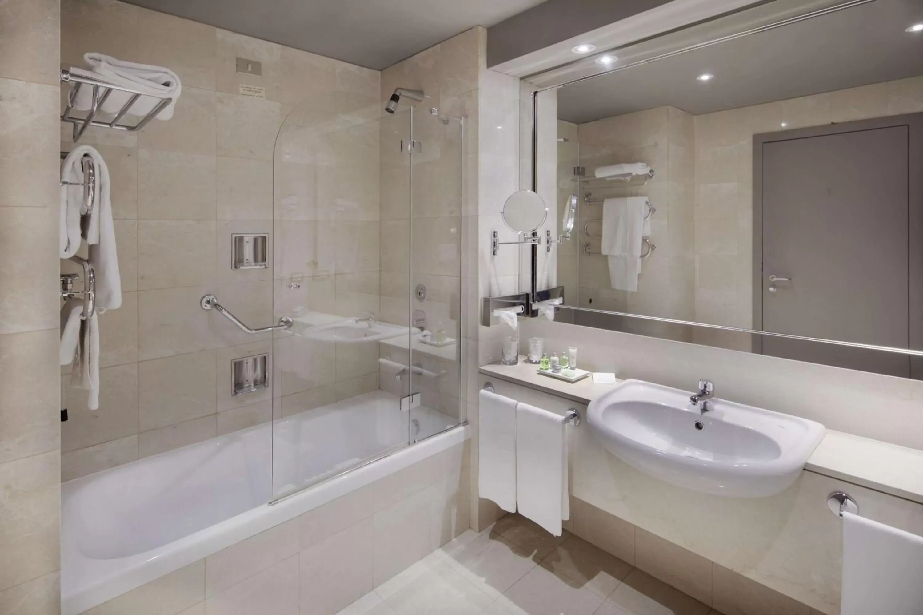 Family Quadruple Room in NH Torino Lingotto Congress Family Quadruple Room in NH Torino Lingotto Congress