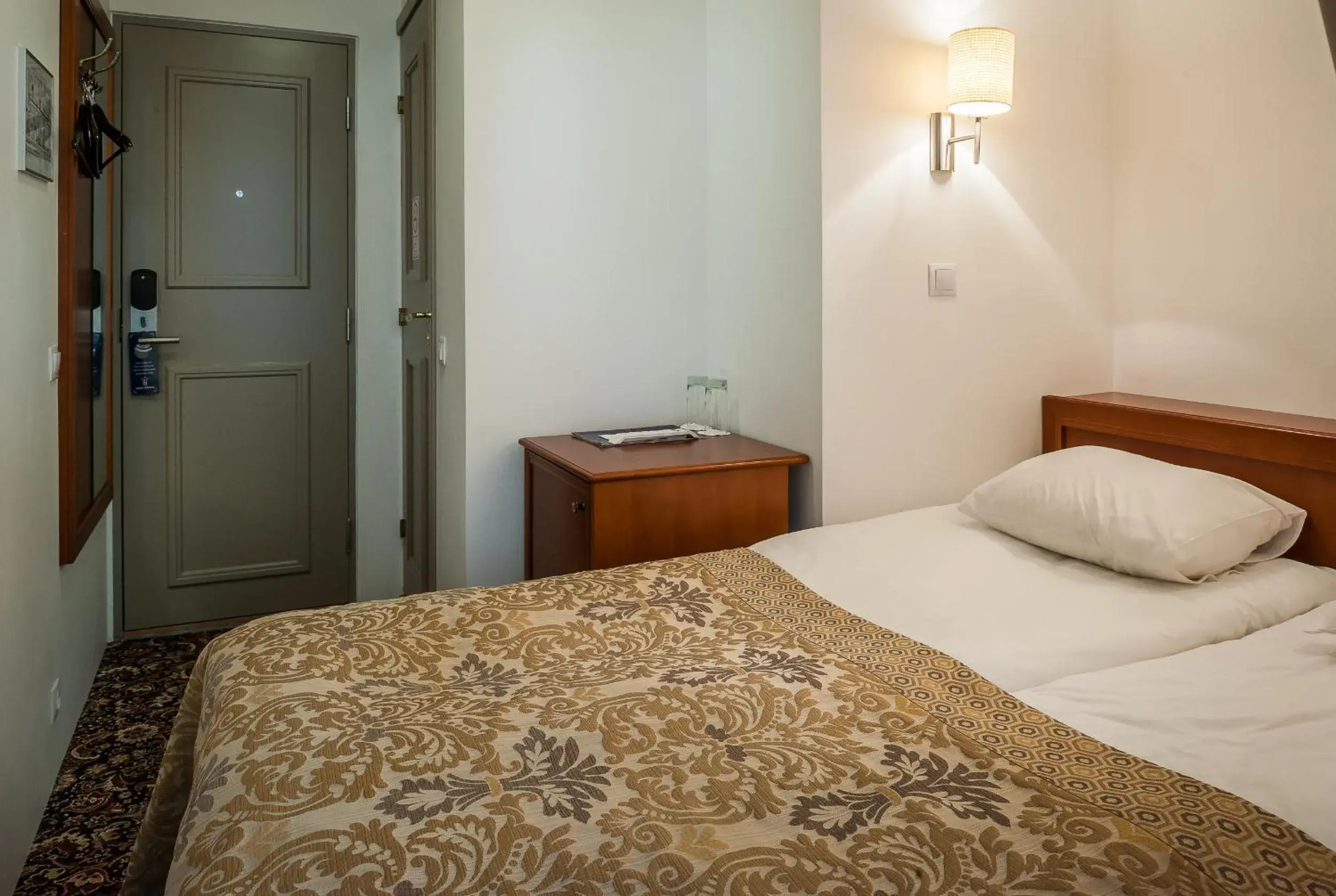 Budget Double or Twin Room without Window in Three Crowns Residents Budget Double or Twin Room without Window in Three Crowns Residents