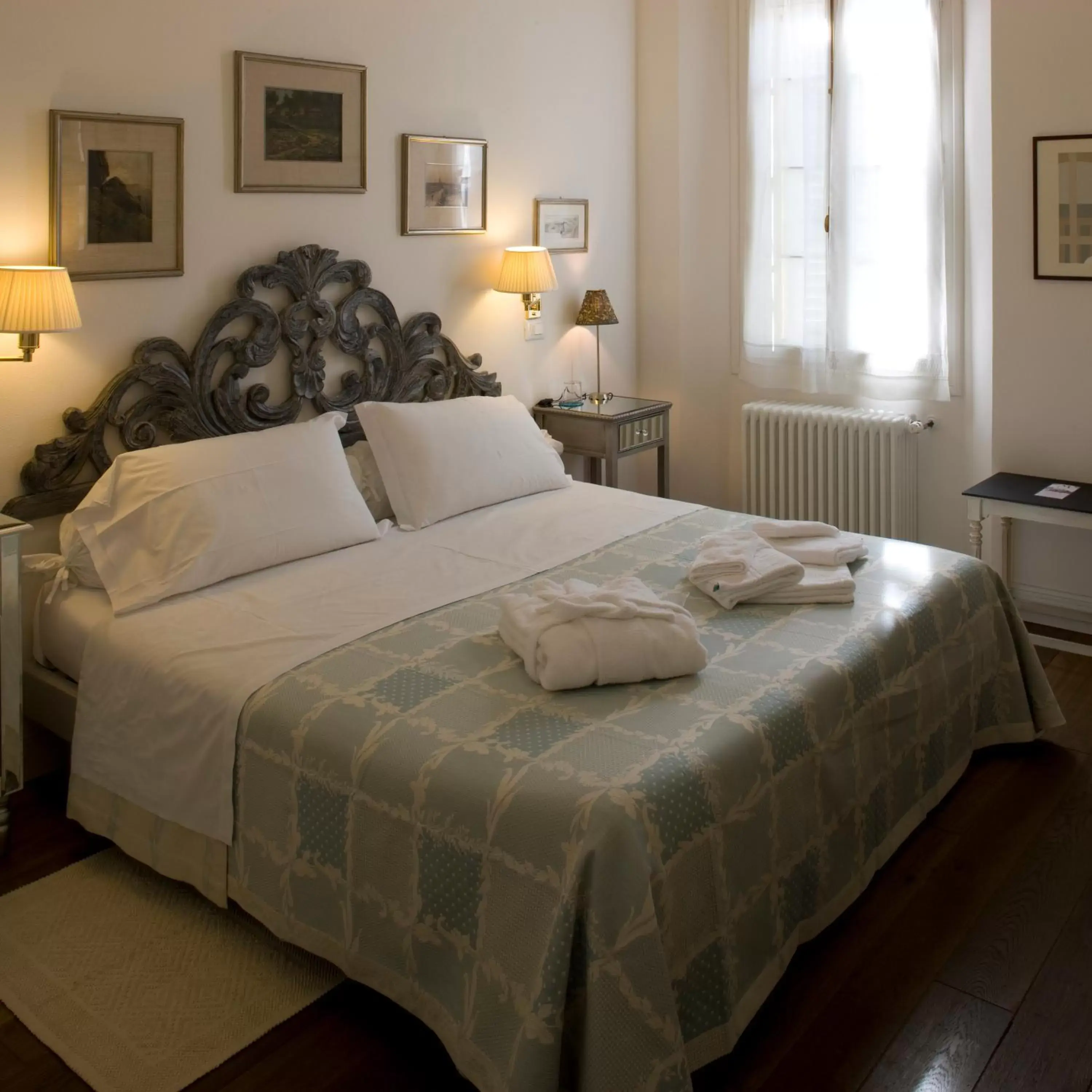 Superior Double Room in M Club De Luxe B&B Superior Double Room in M Club De Luxe B&B